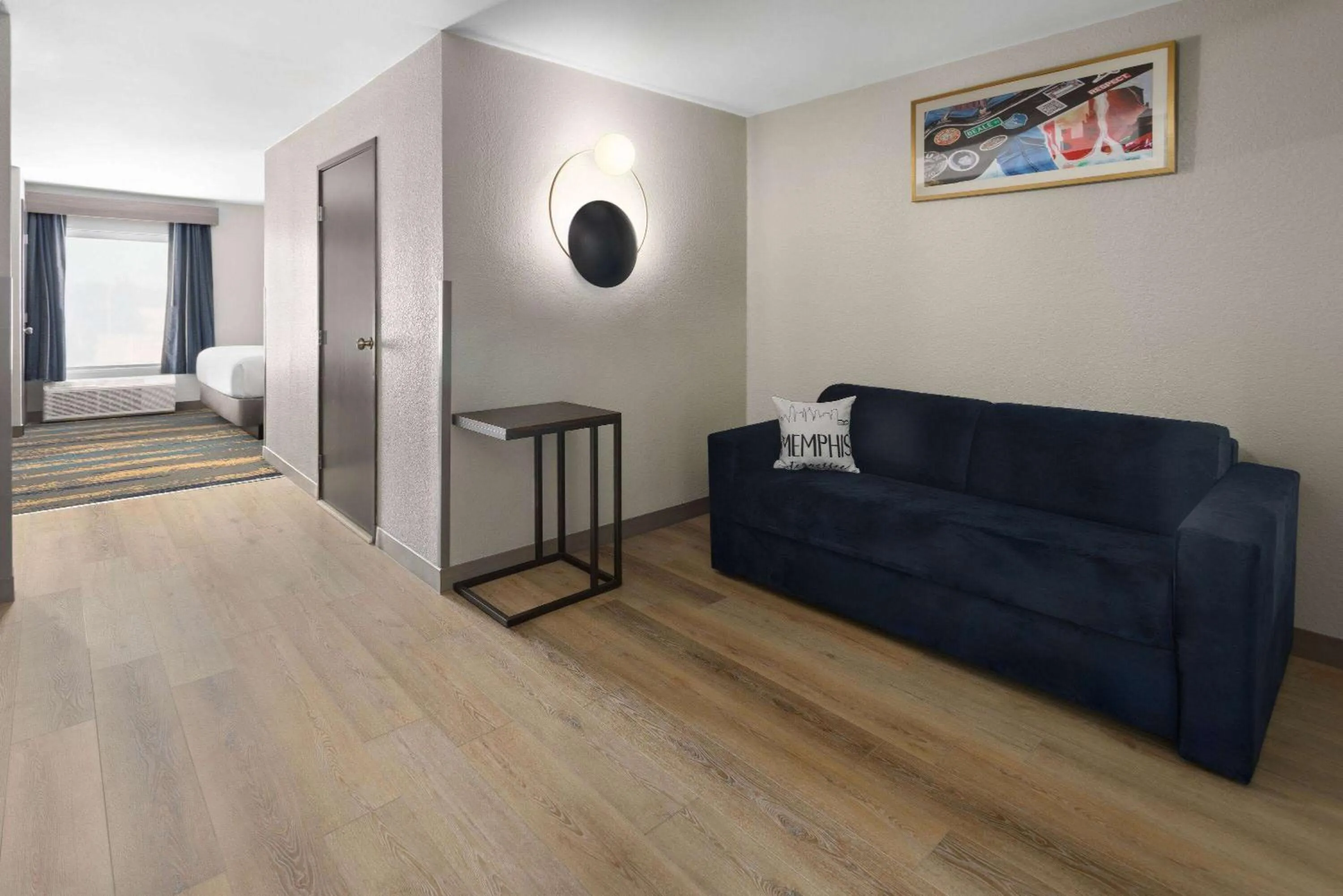 Photo of the whole room in La Quinta Inn & Suites by Wyndham Memphis I-240