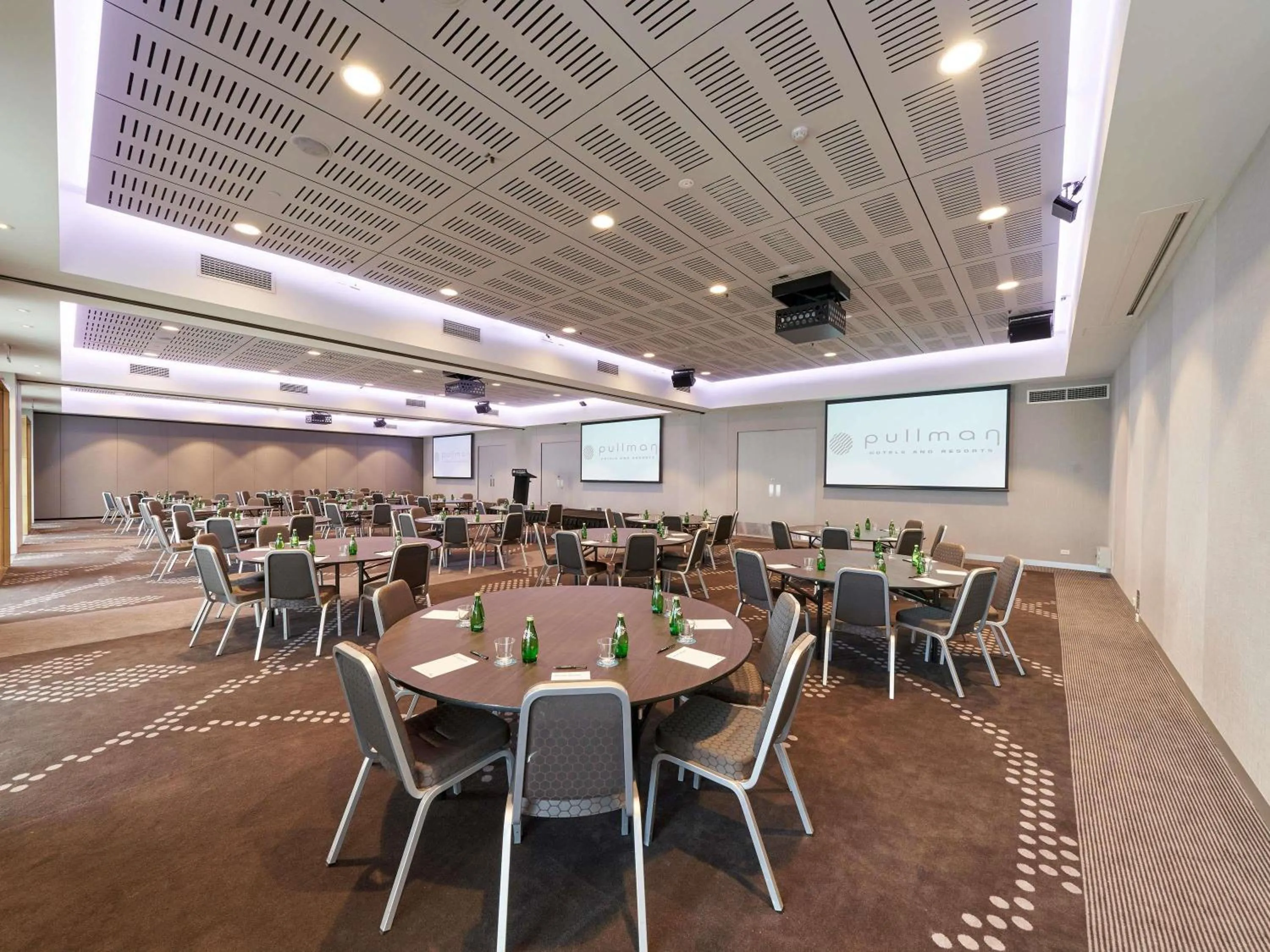 Business facilities in Pullman Adelaide