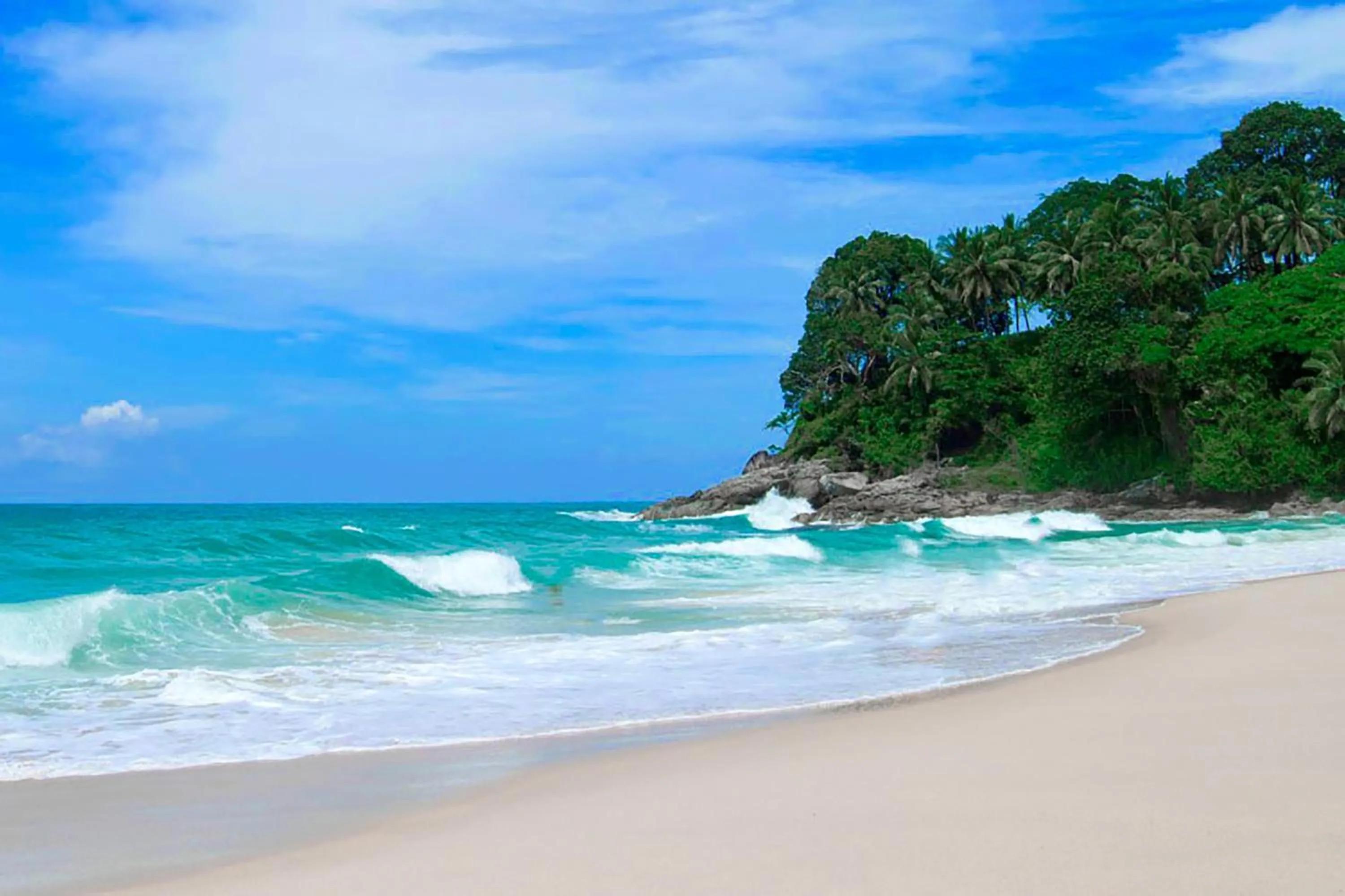 Beach in Destination Resorts Phuket Surin Beach - SHA Extra Plus