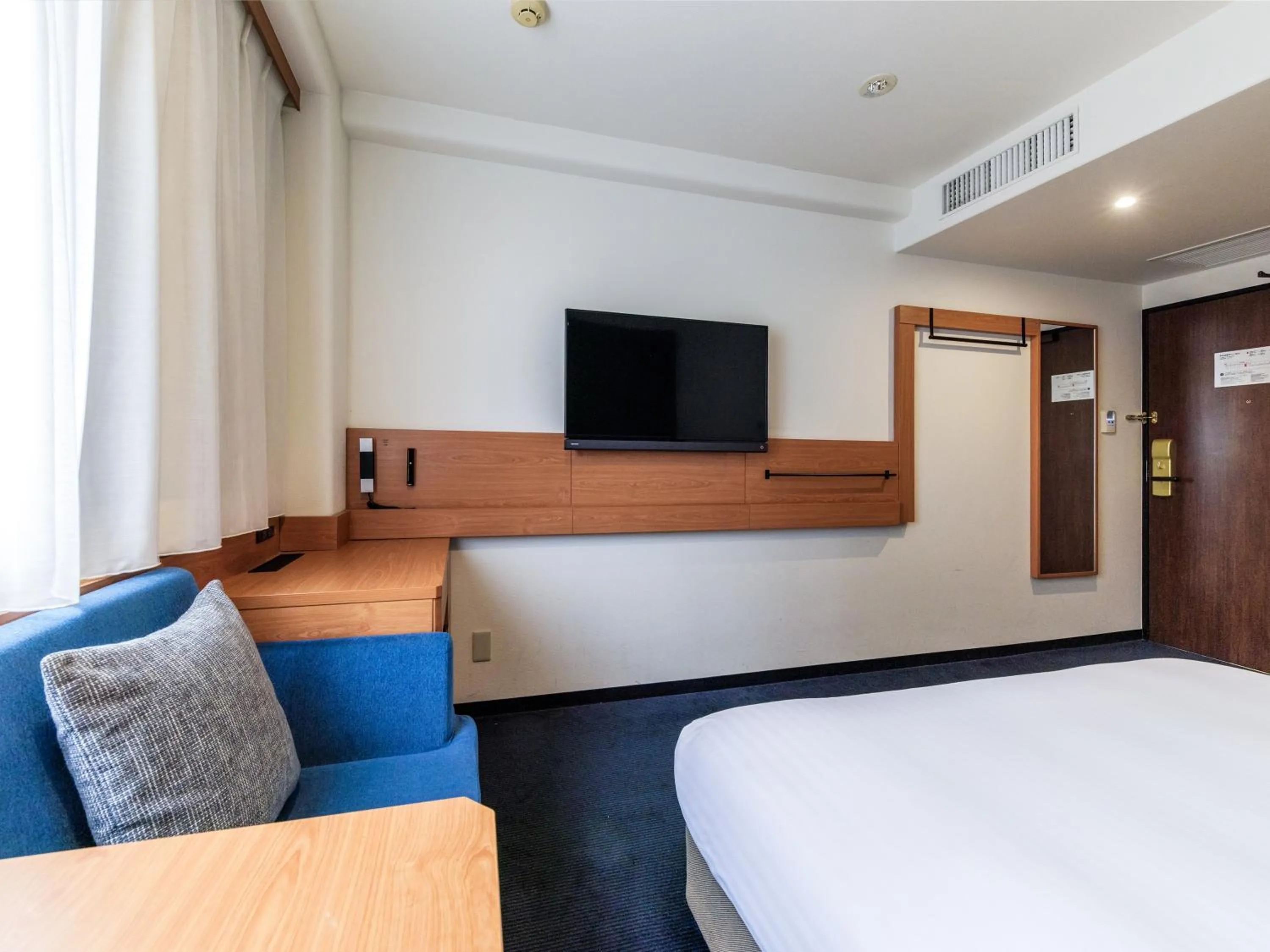 Photo of the whole room, Bed in Nishitetsu Inn Shinjuku