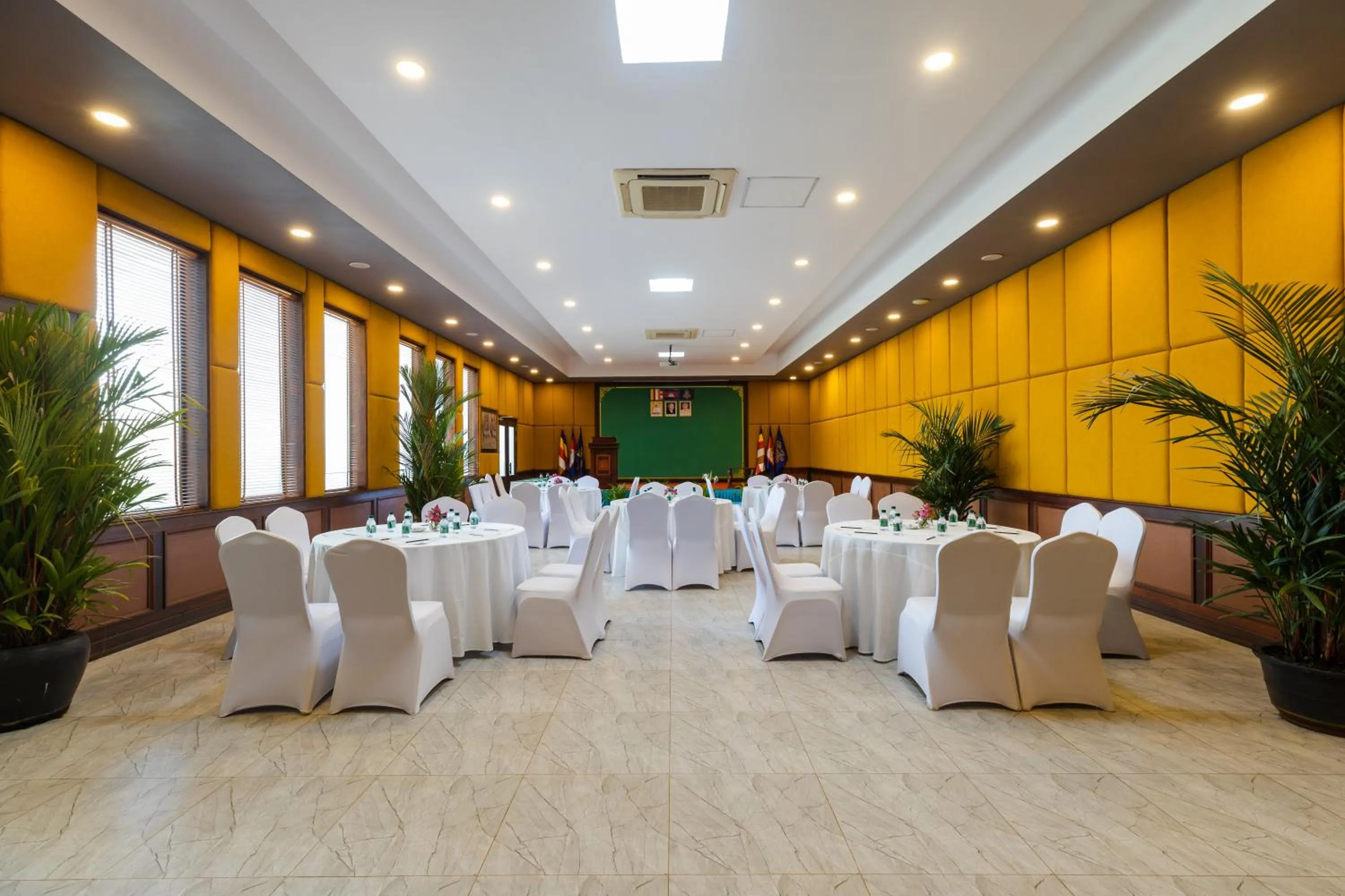 Meeting/conference room in Green Amazon Residence