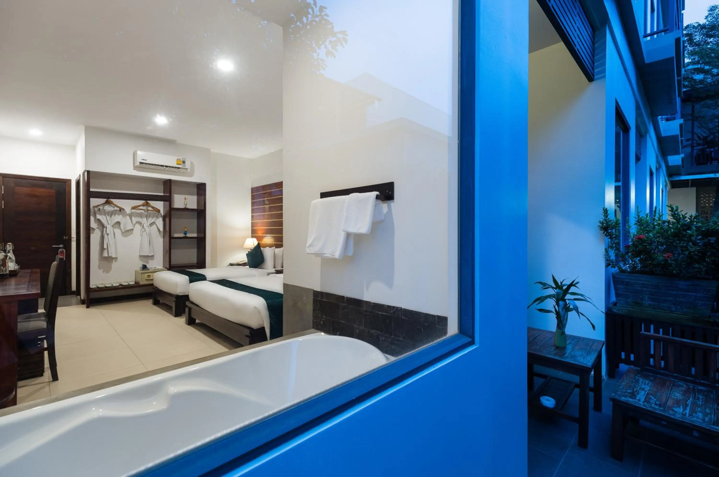 Bath, Bed in Green Amazon Residence