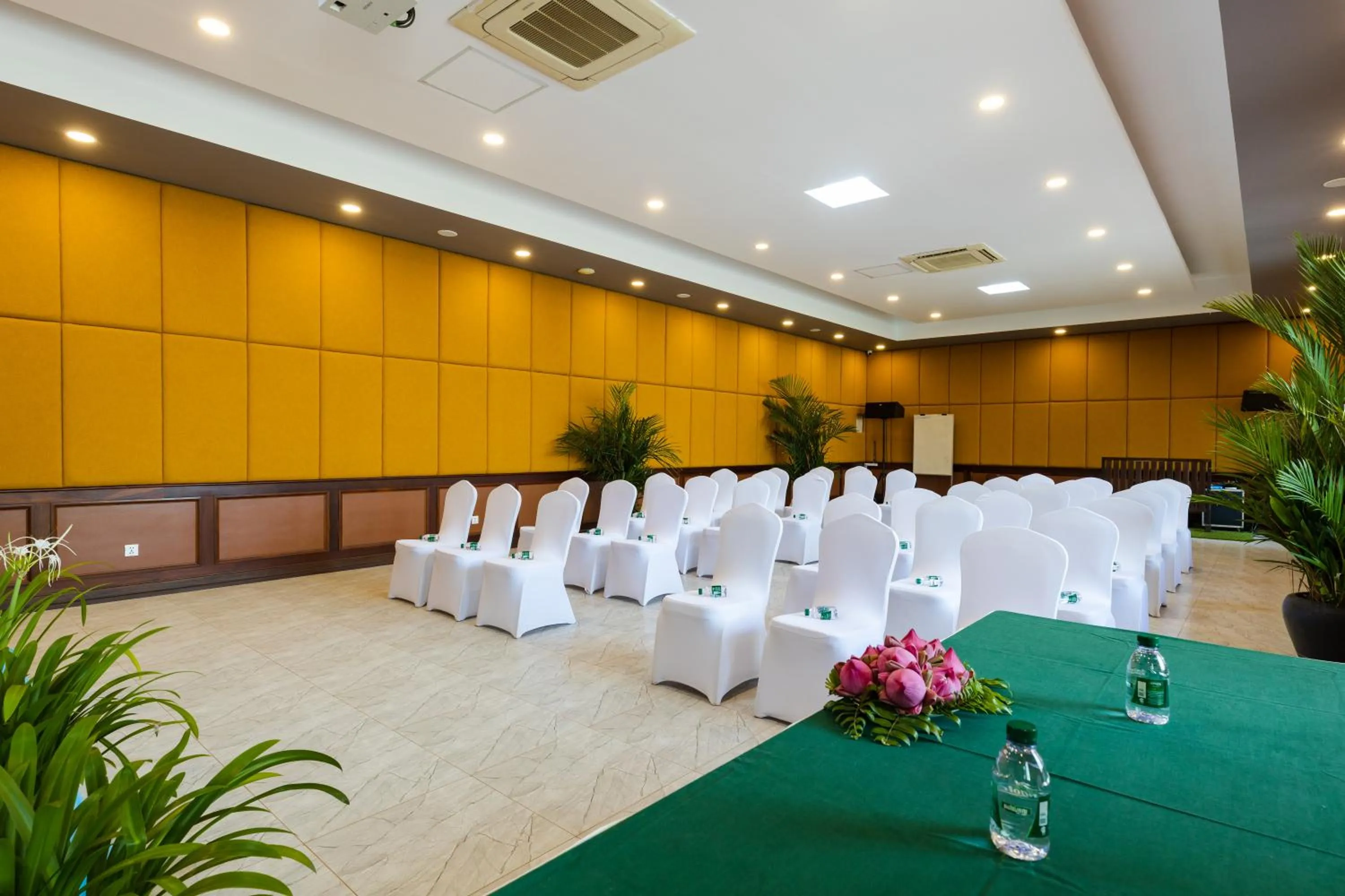 Meeting/conference room in Green Amazon Residence