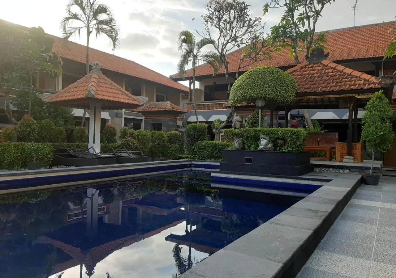 Swimming pool in Dewa Bharata Bungalows Legian