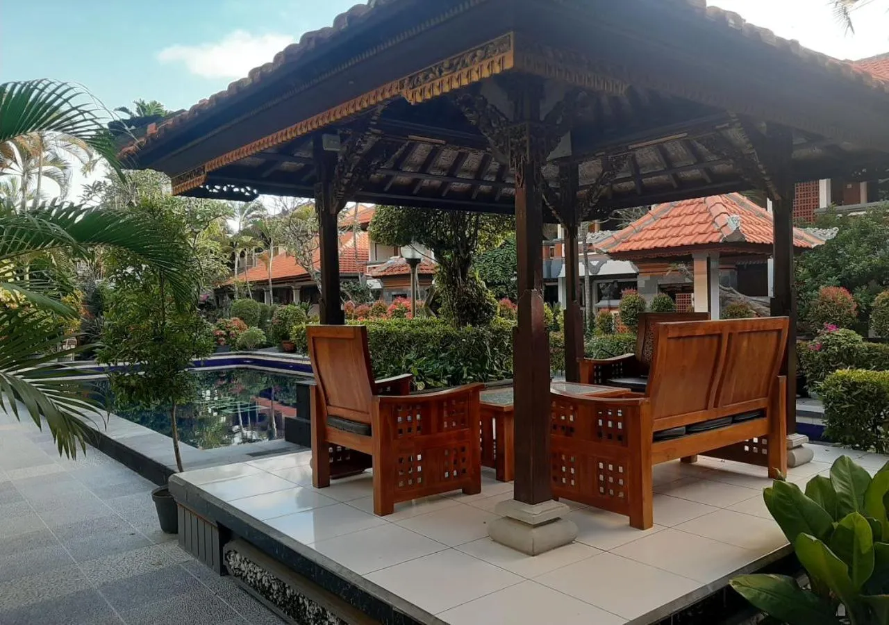 Swimming pool in Dewa Bharata Bungalows Legian