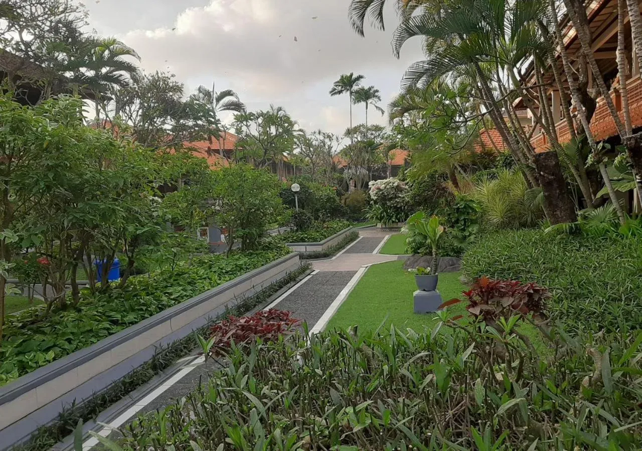 Garden in Dewa Bharata Bungalows Legian