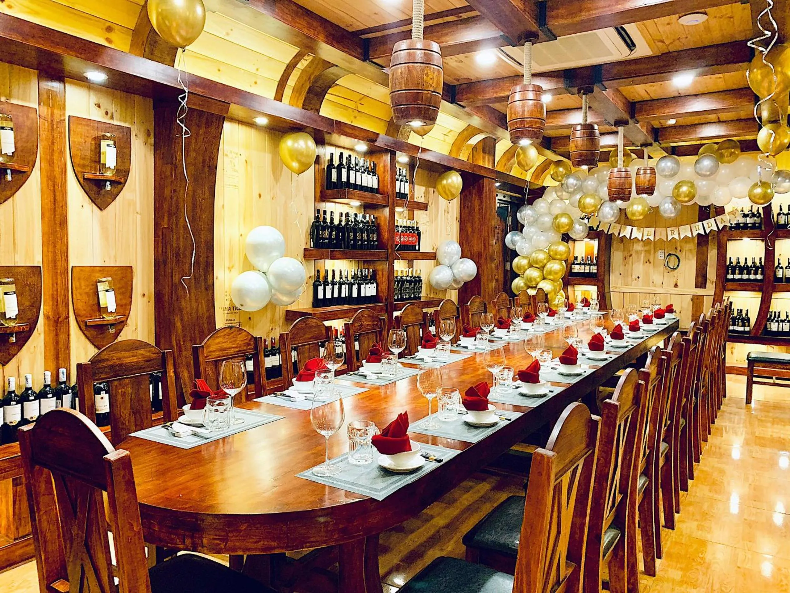 Restaurant/places to eat in Viet Uc Hotel