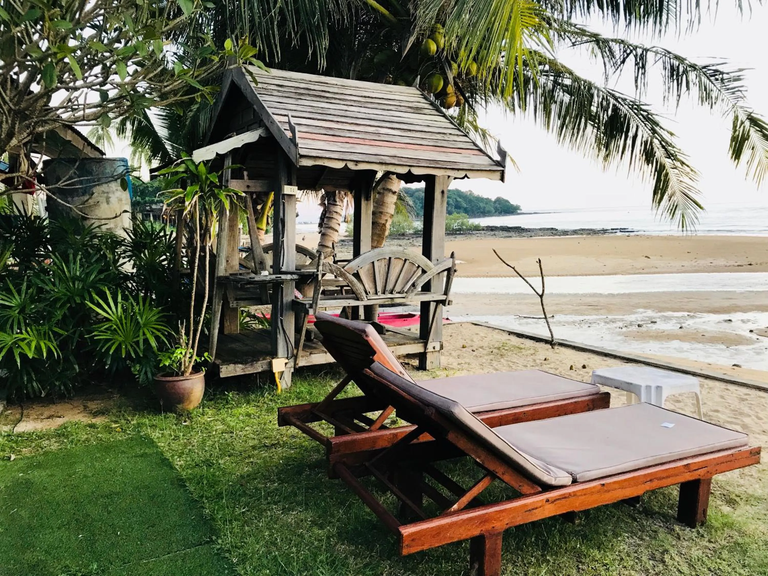 Beach in Koh Kwang Seaview
