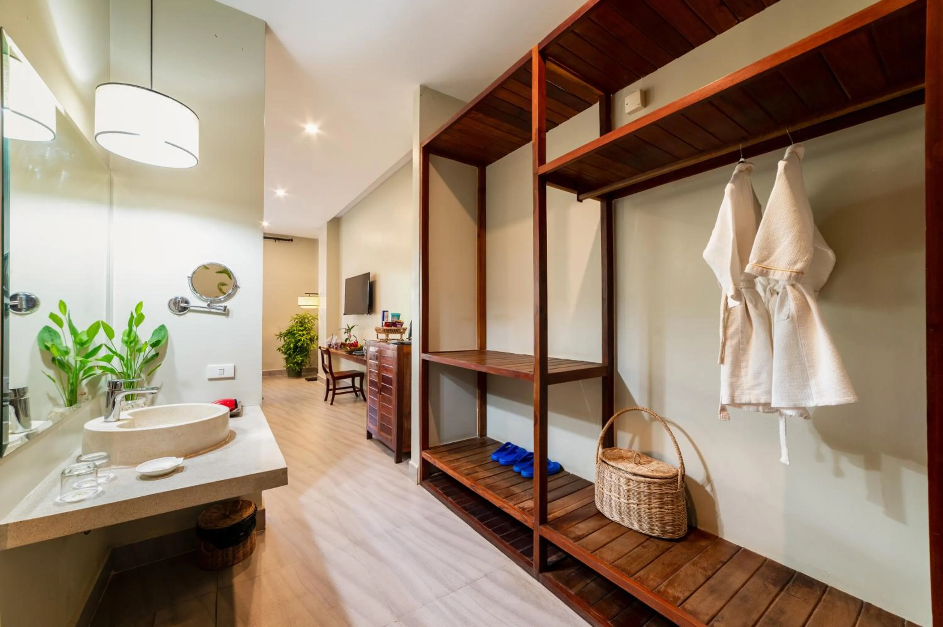 wardrobe in Bayon Modern Residence