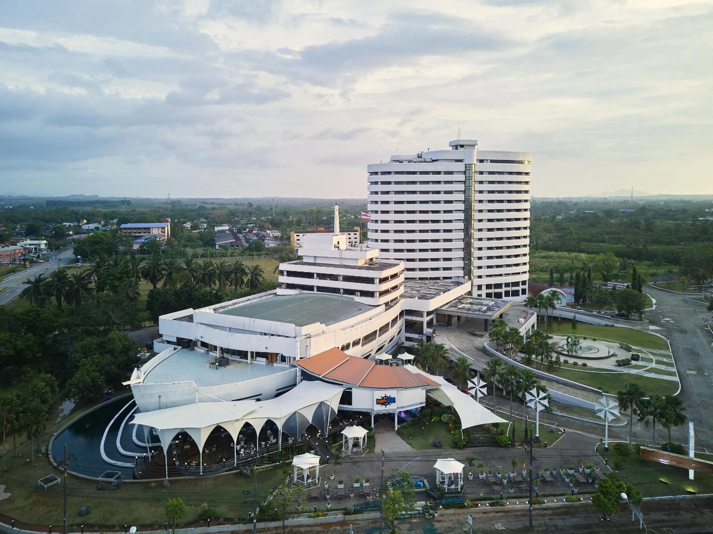 Property building in Rua Rasada Hotel - The Ideal Venue for Meetings & Events