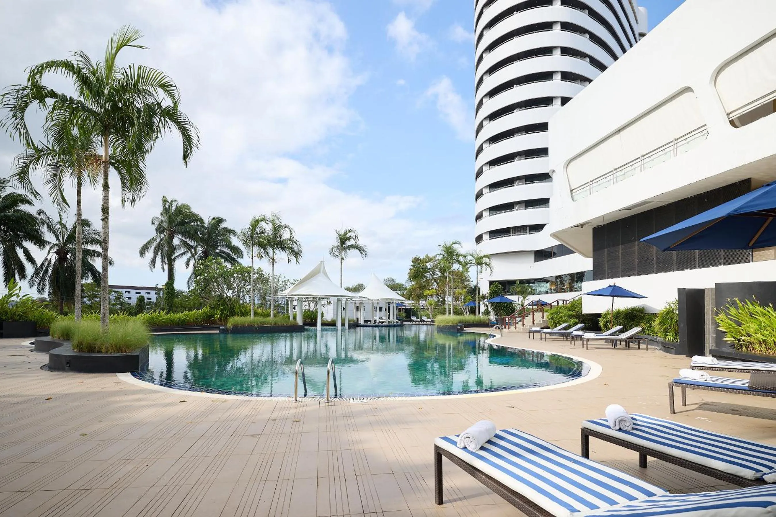 Swimming pool in Rua Rasada Hotel - The Ideal Venue for Meetings & Events