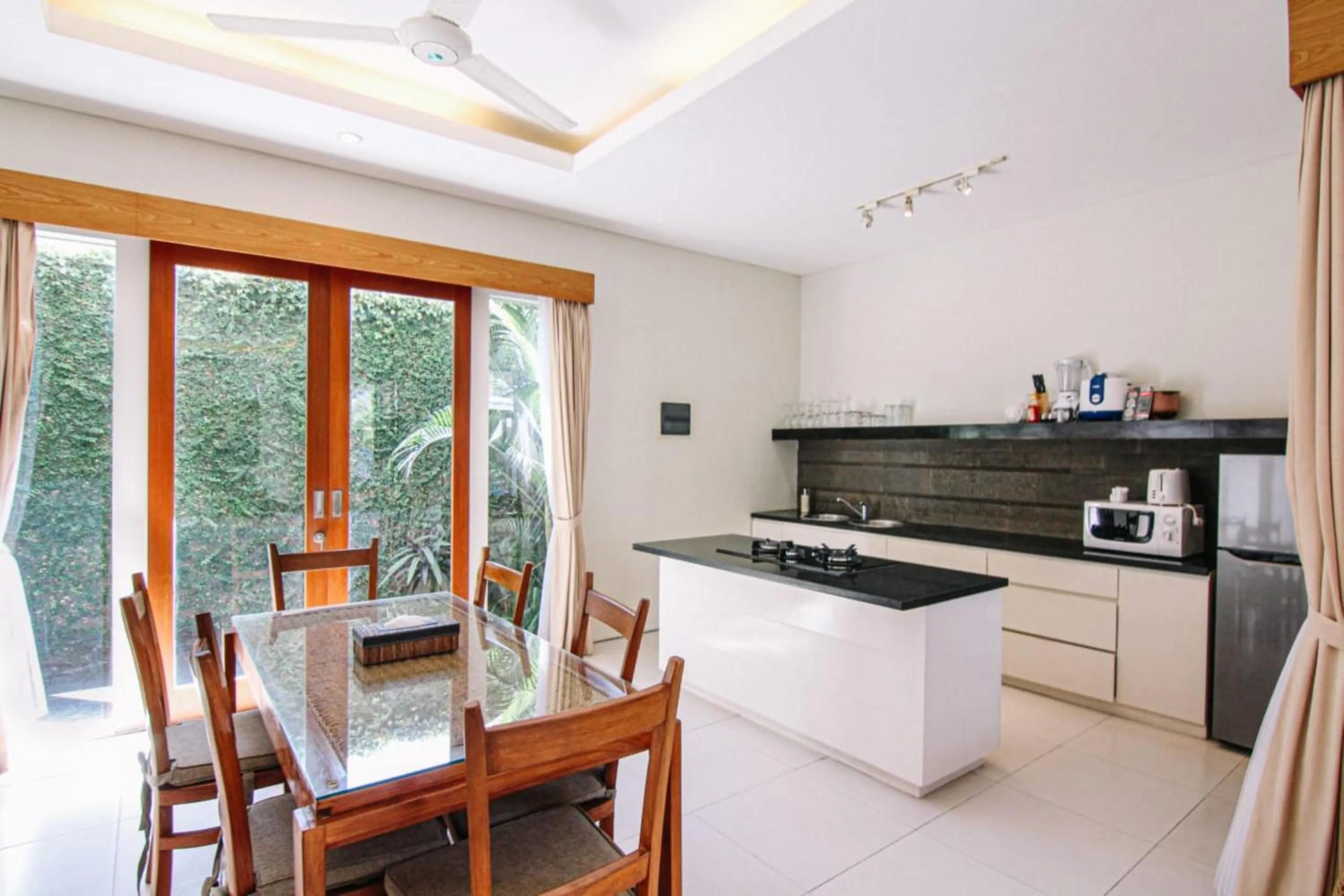 Kitchen or kitchenette in Bali Easy Living Canggu