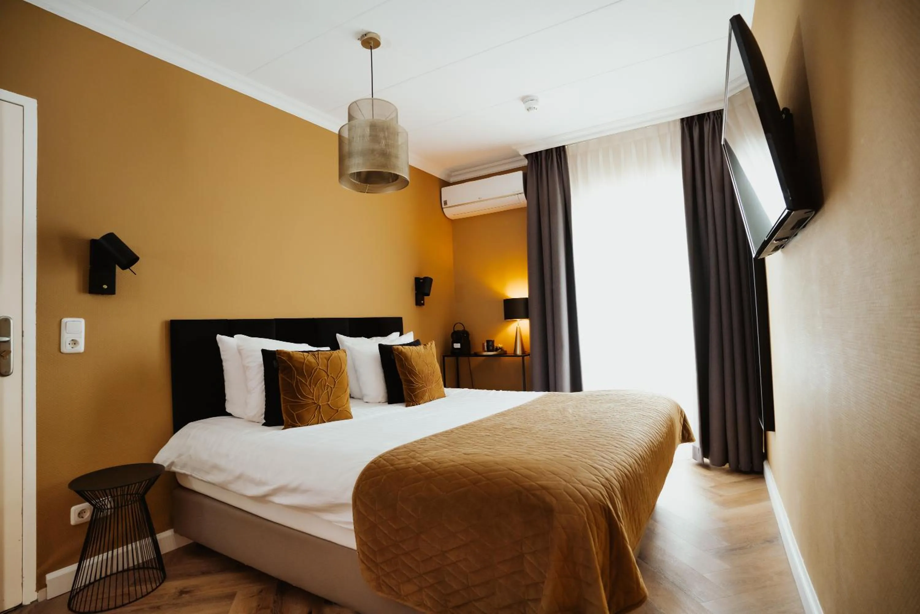 Bath, Bed in Hotel Janssen