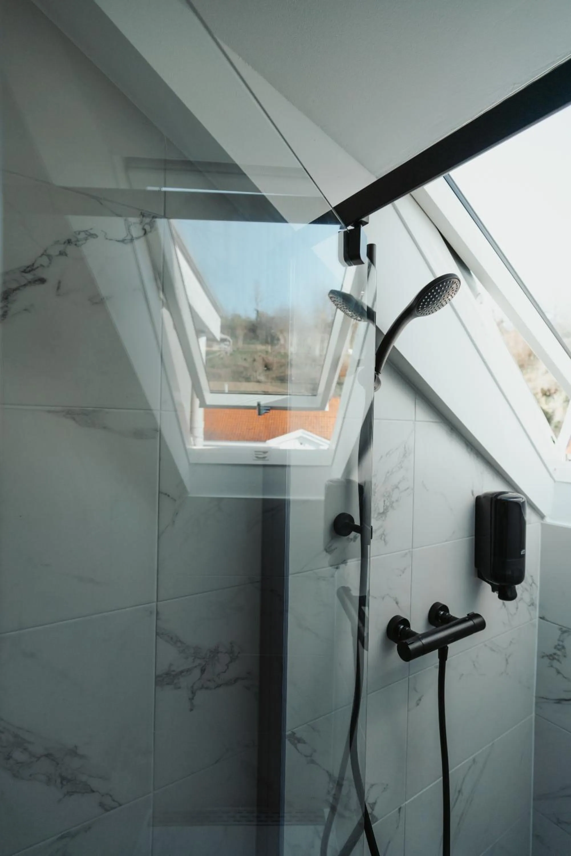 Shower in Hotel Janssen