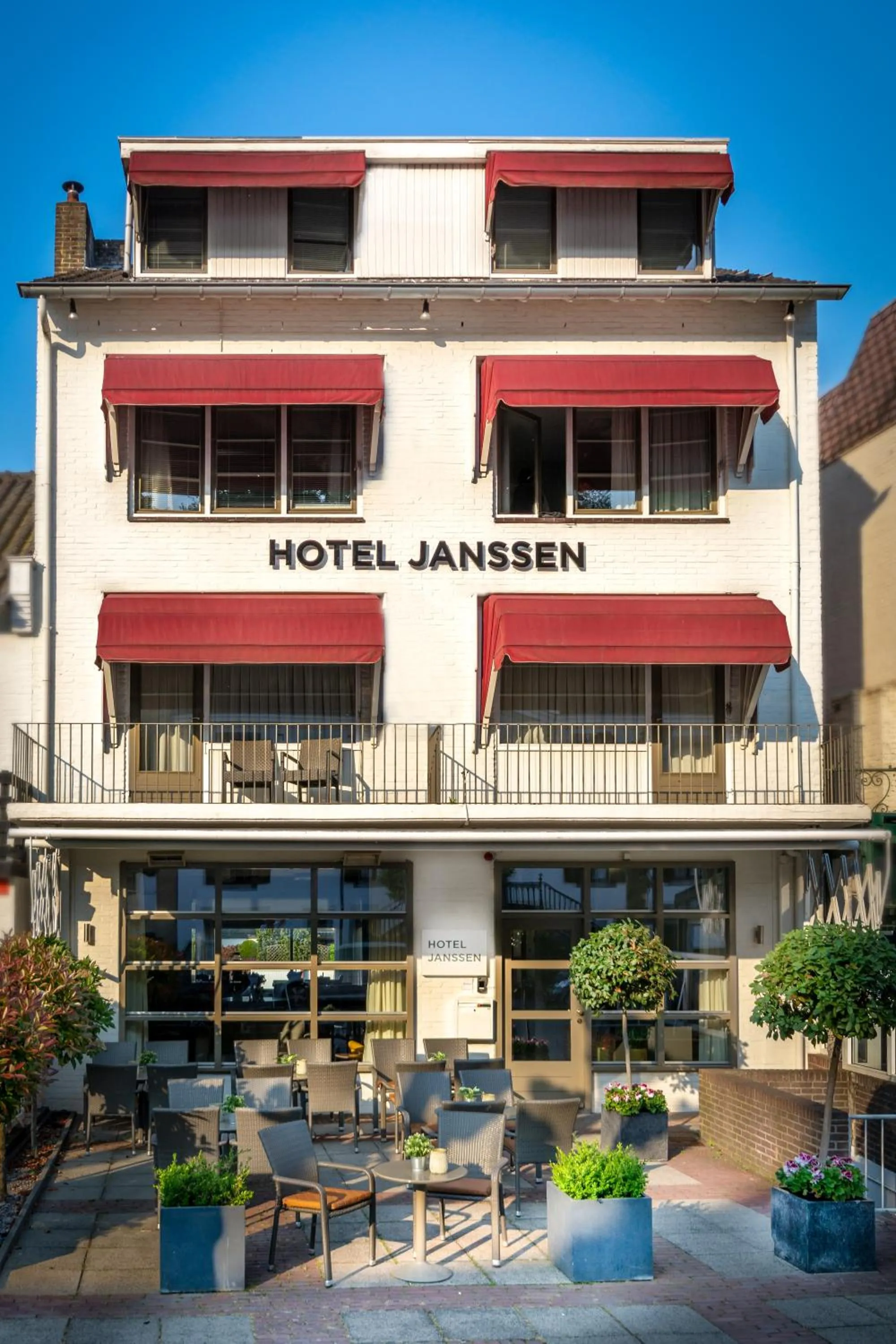 Property building in Hotel Janssen
