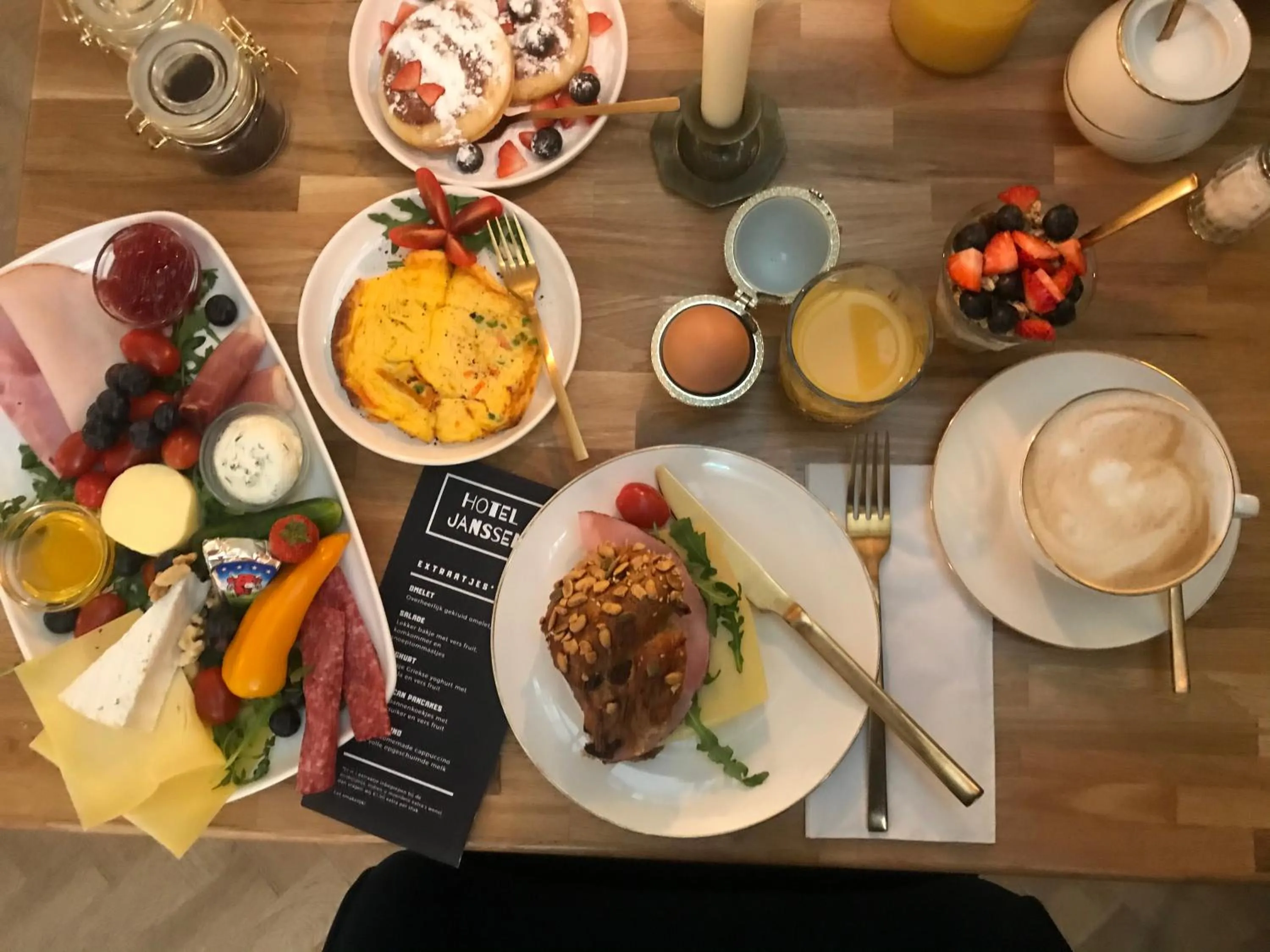 Food and drinks in Hotel Janssen