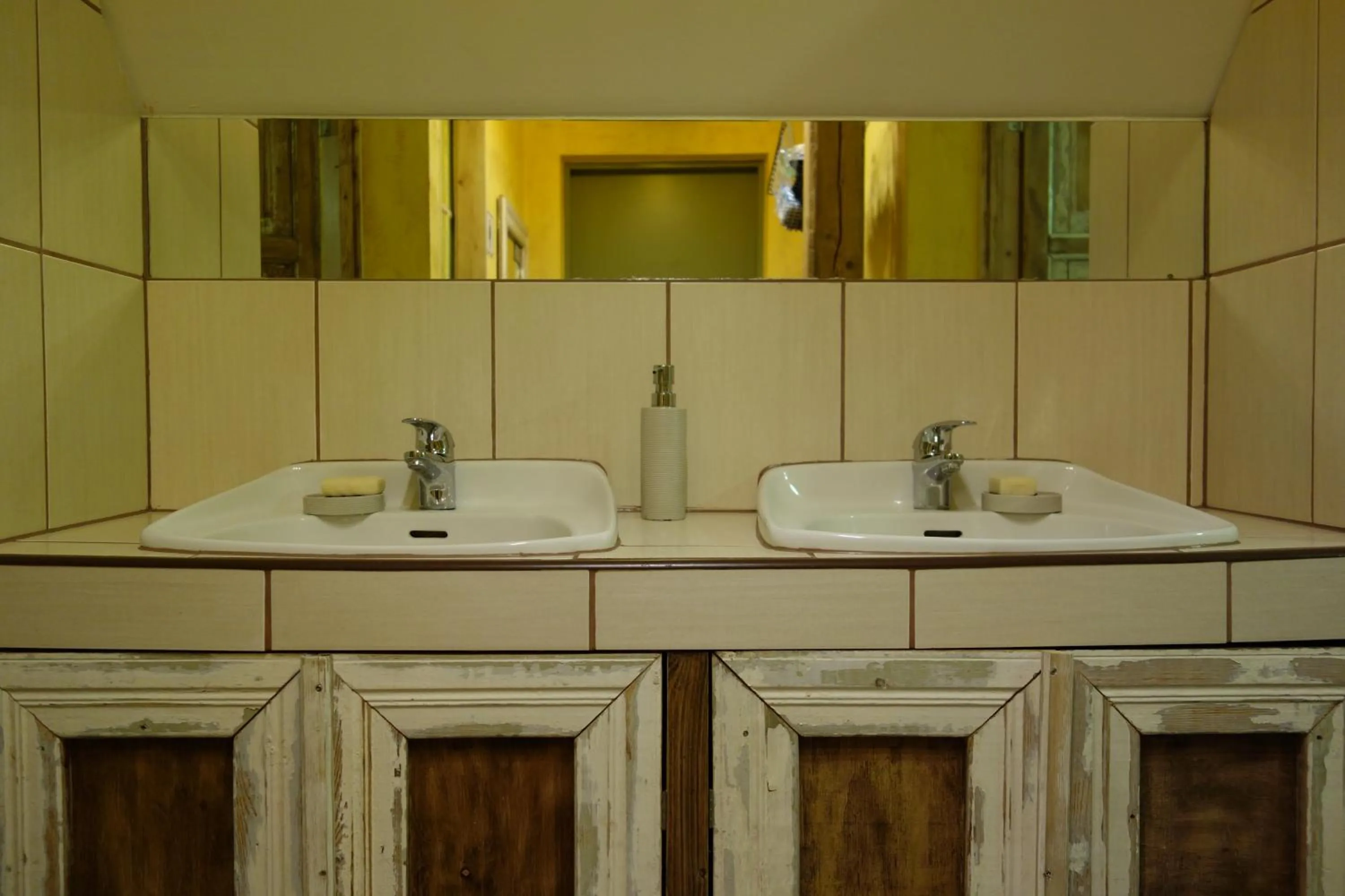 Bathroom in Looming Hostel