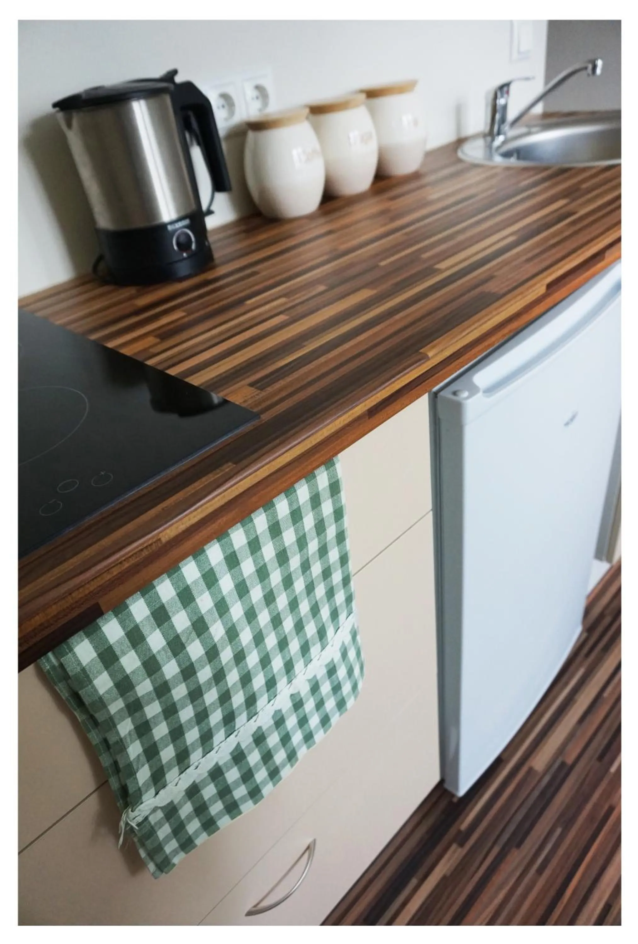 Coffee/tea facilities in Looming Hostel