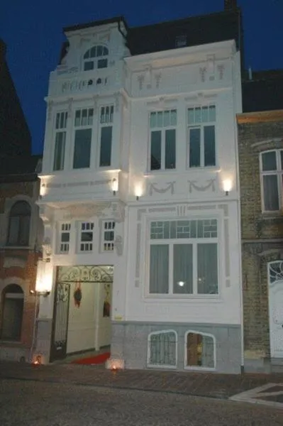 Facade/entrance in B&B Wellness Yoake