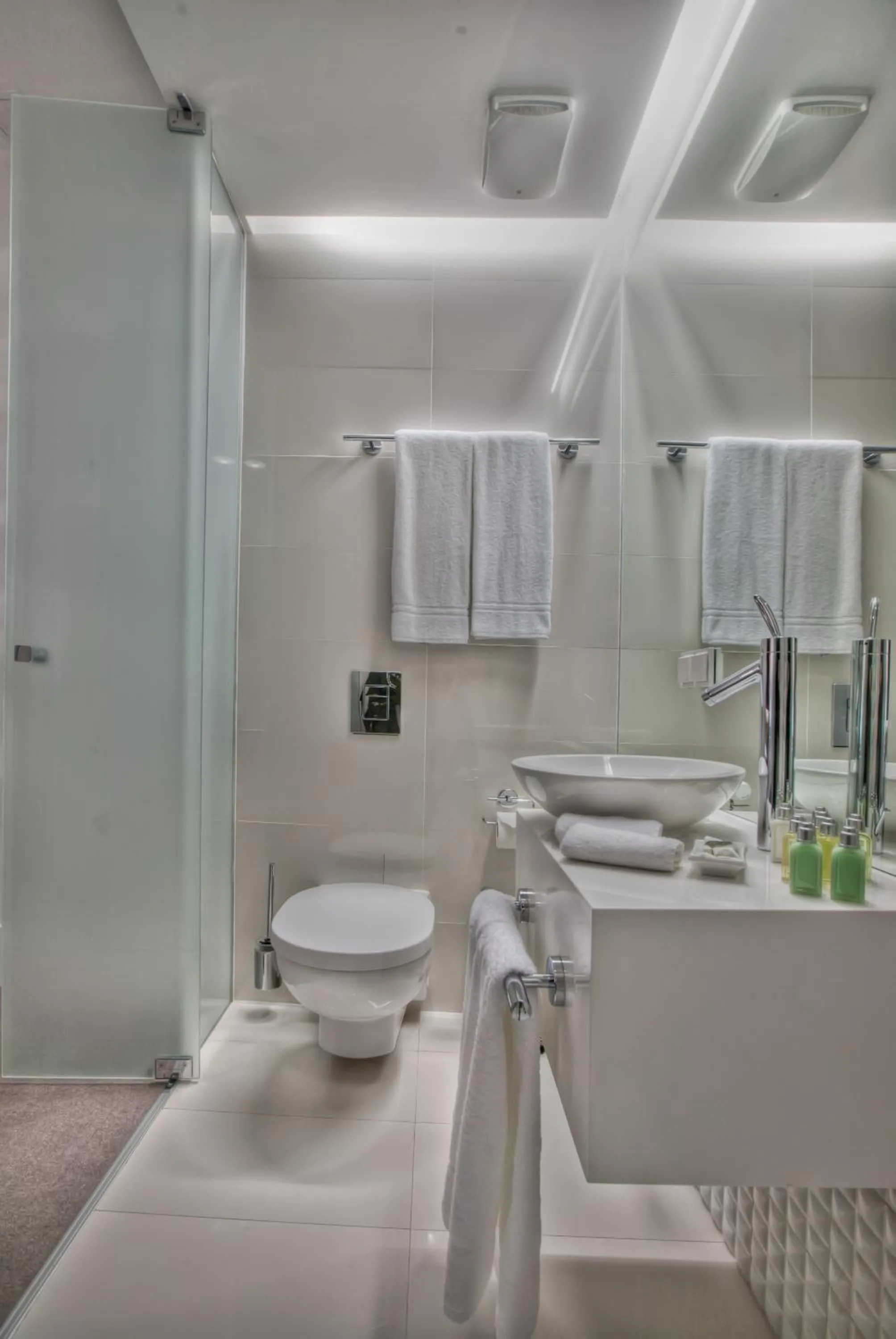 Shower in Platinum Residence Boutique