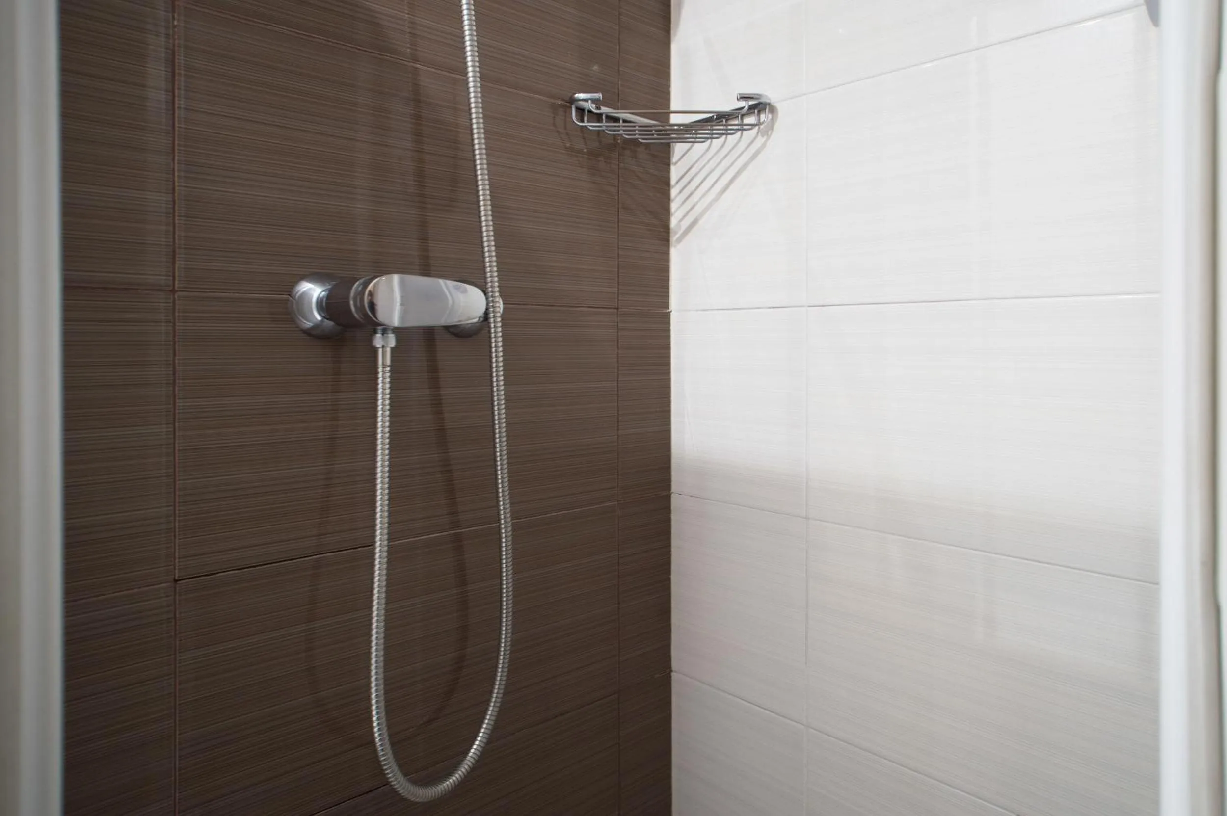 Shower in Hostal Las Flores Ramblas