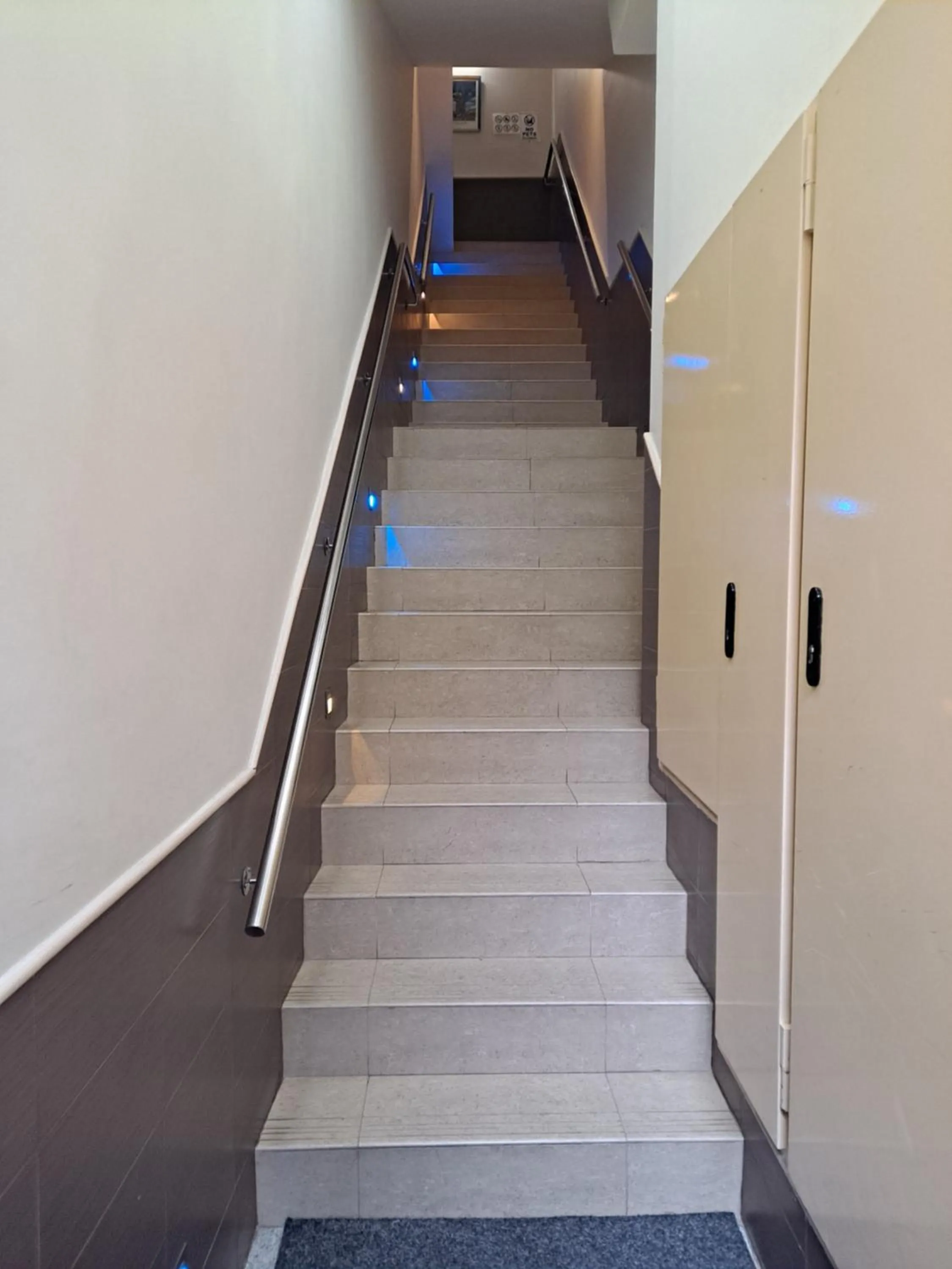 Facade/entrance in Hostal Las Flores Ramblas