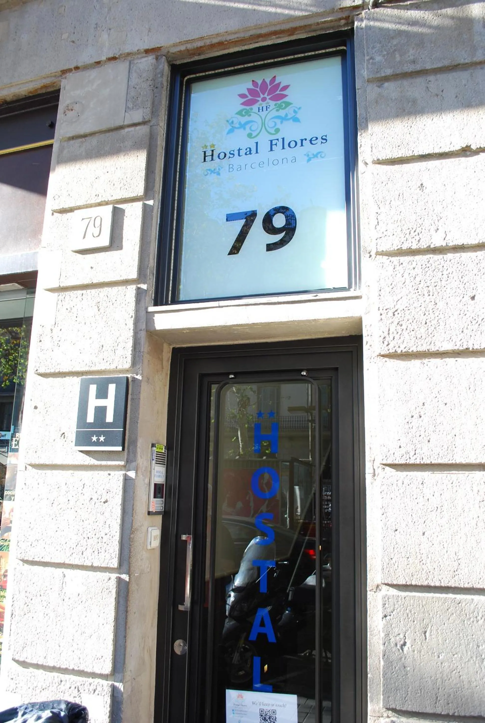 Facade/entrance in Hostal Las Flores Ramblas