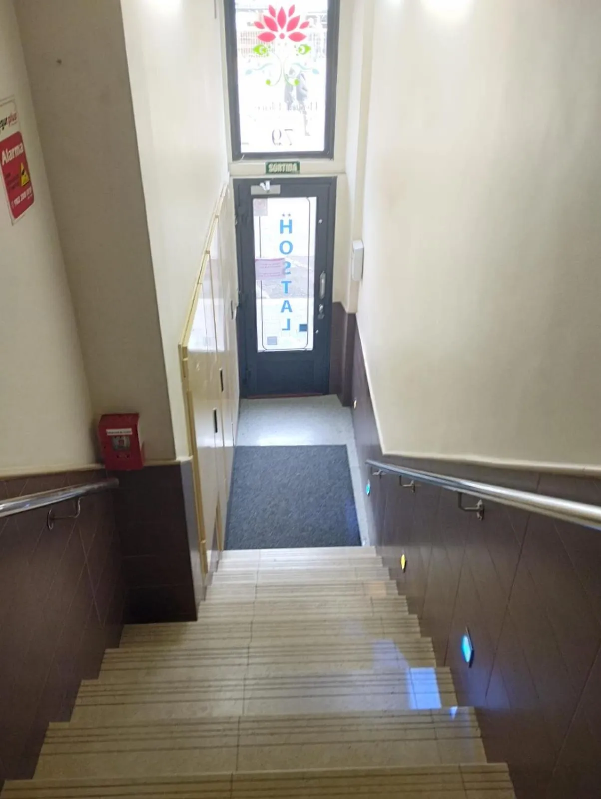 Facade/entrance in Hostal Las Flores Ramblas