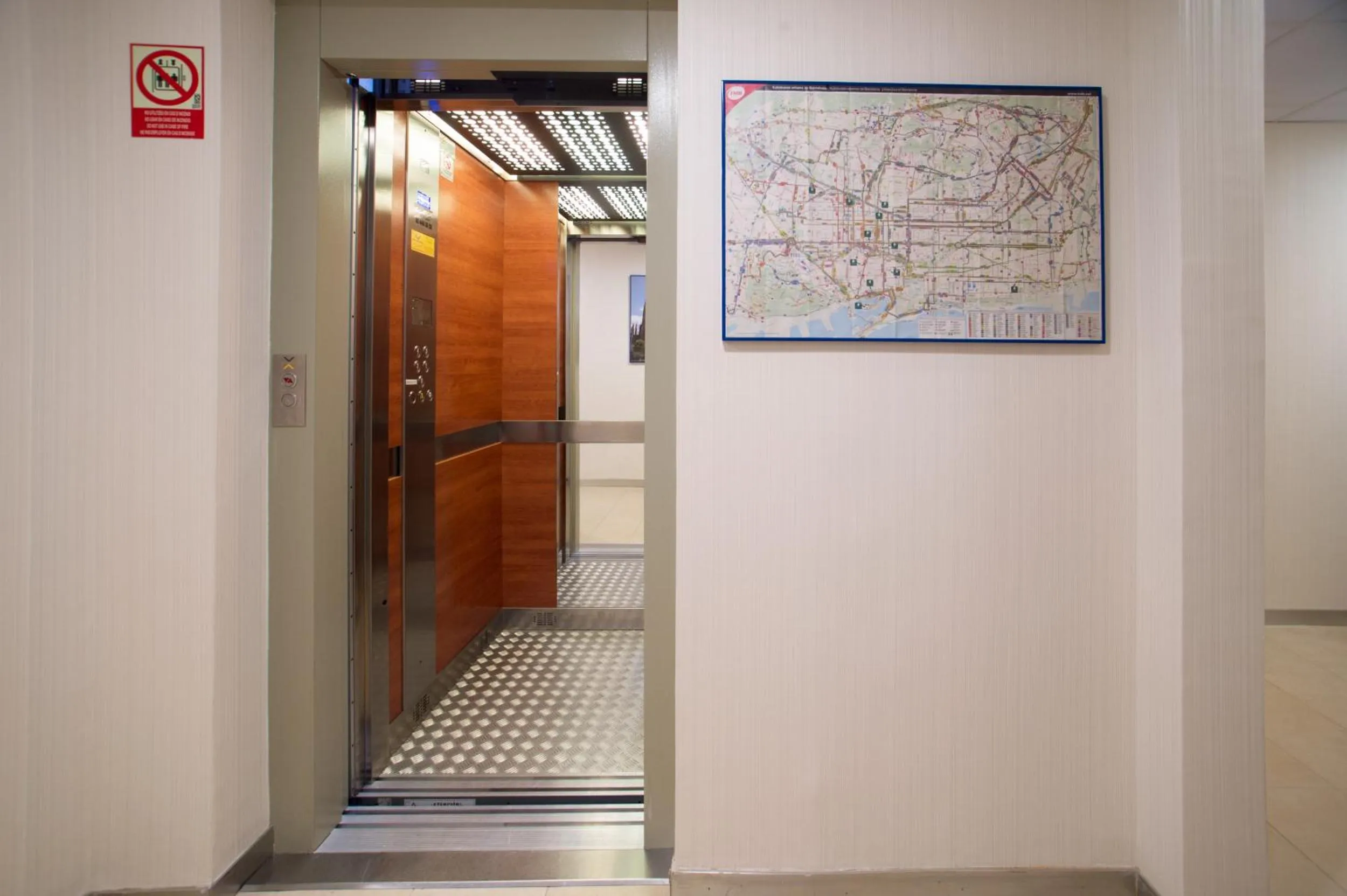 Decorative detail in Hostal Las Flores Ramblas