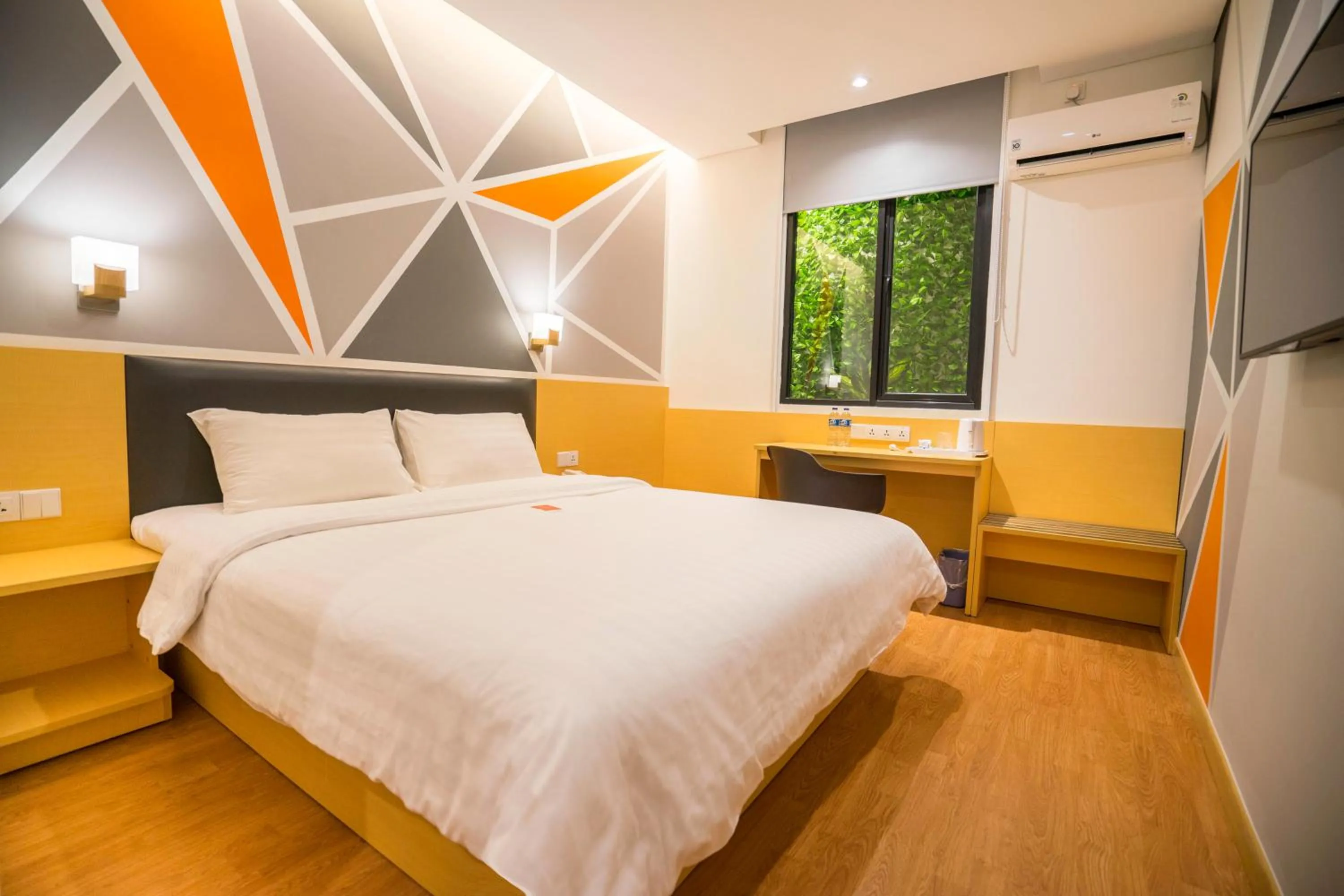 Bed in Juno Jatinegara Jakarta