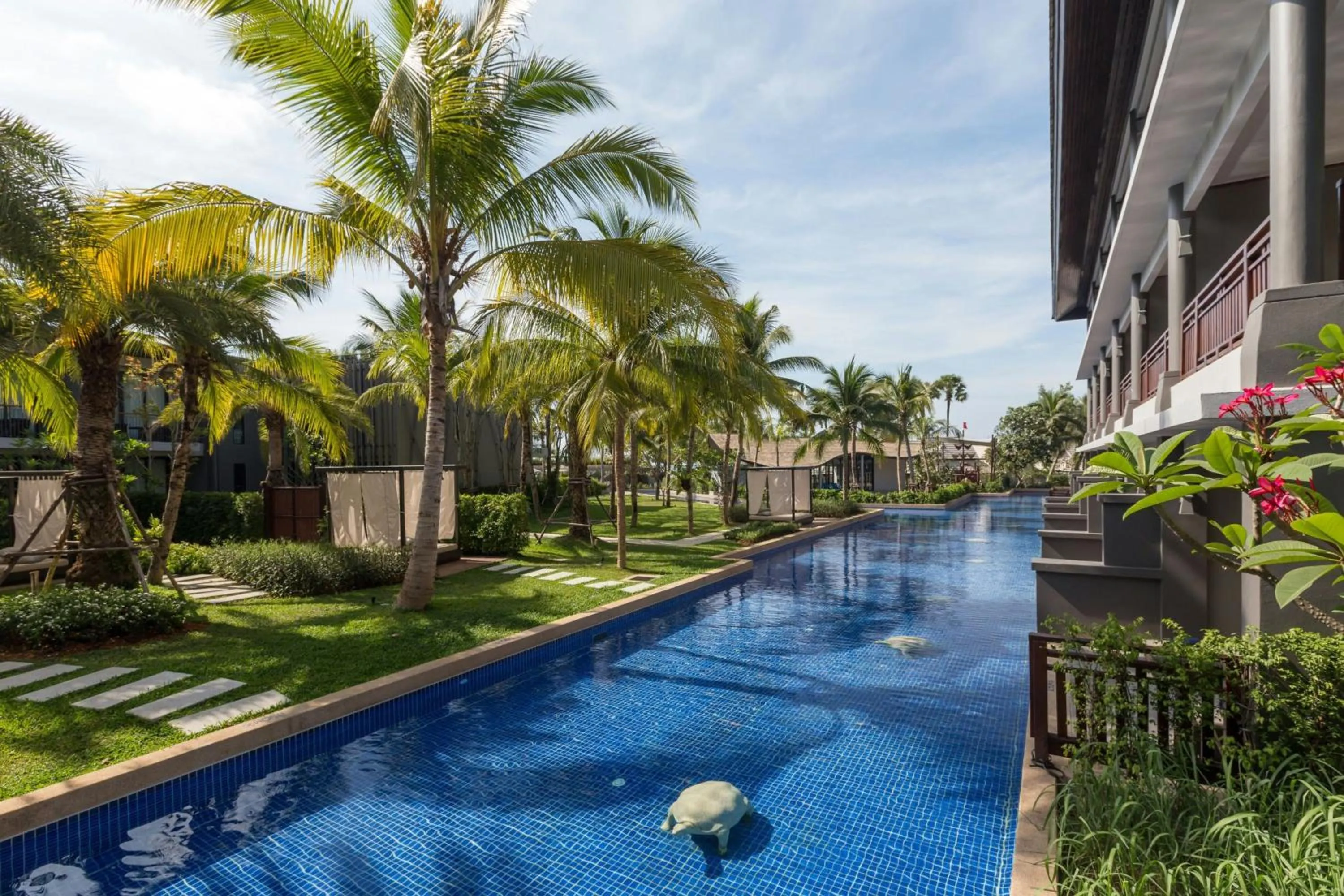 Swimming pool in Phuket Marriott Resort and Spa, Nai Yang Beach