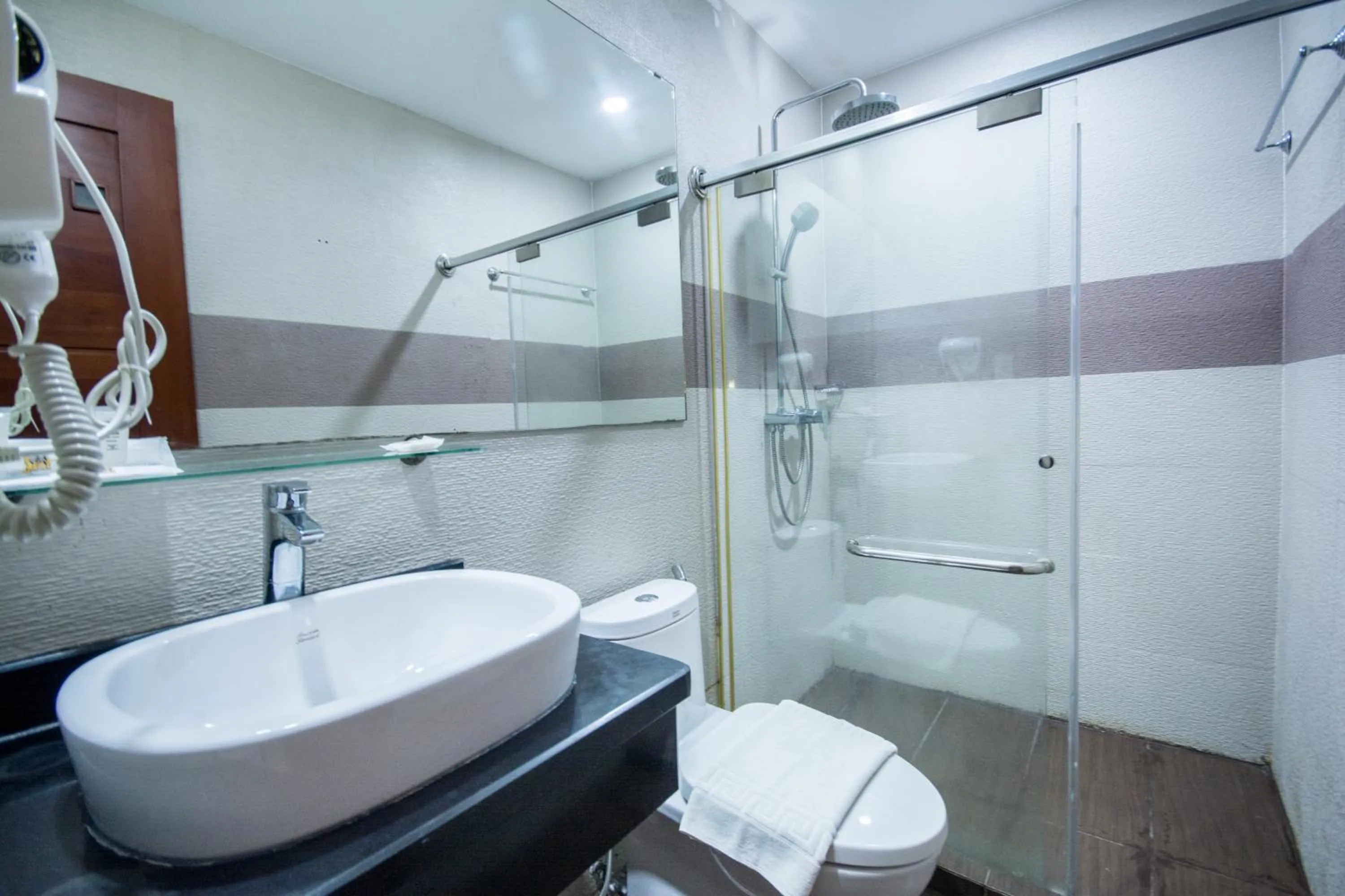 Shower in Sur Beach Resort Boracay