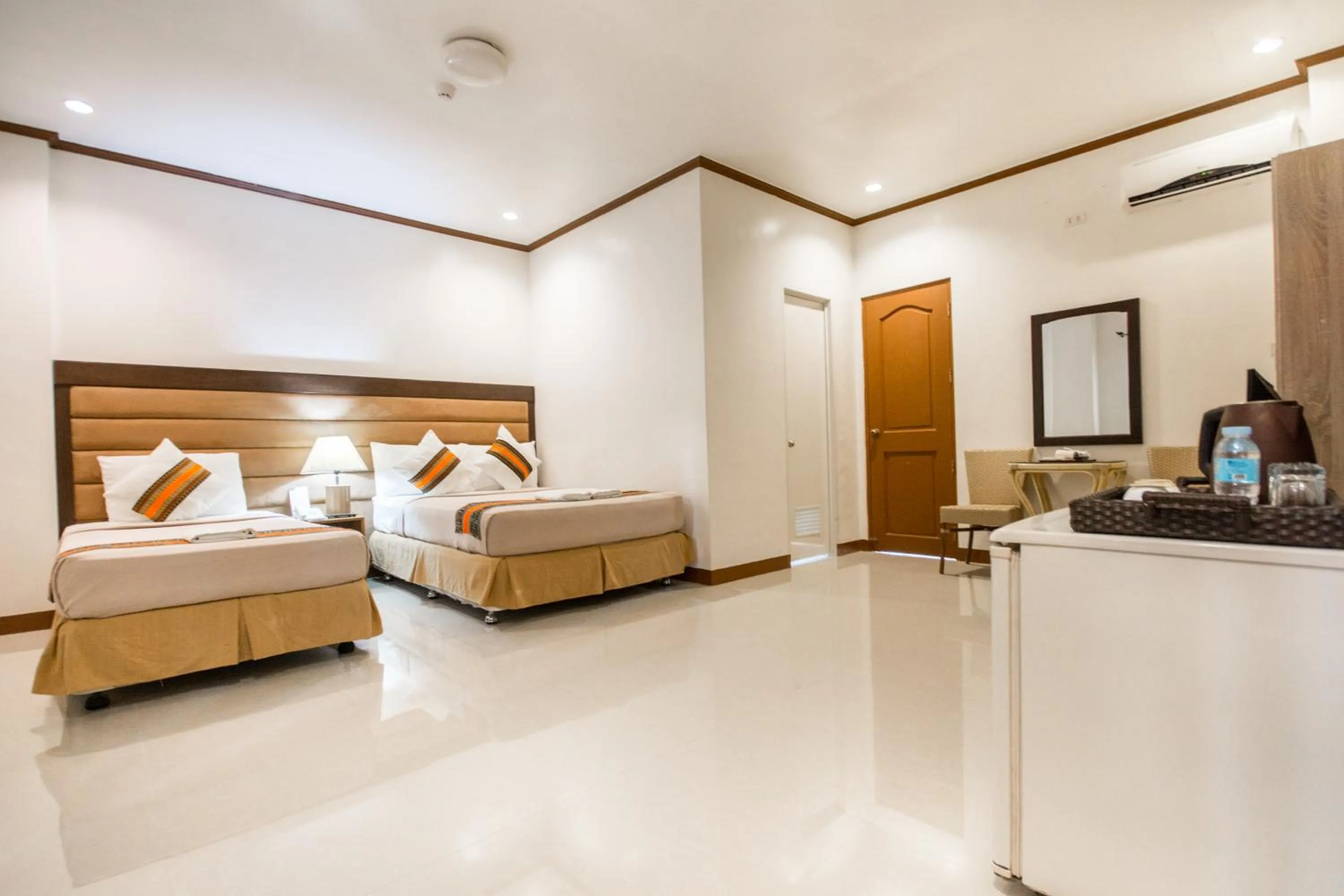 Bedroom, Bed in Sur Beach Resort Boracay