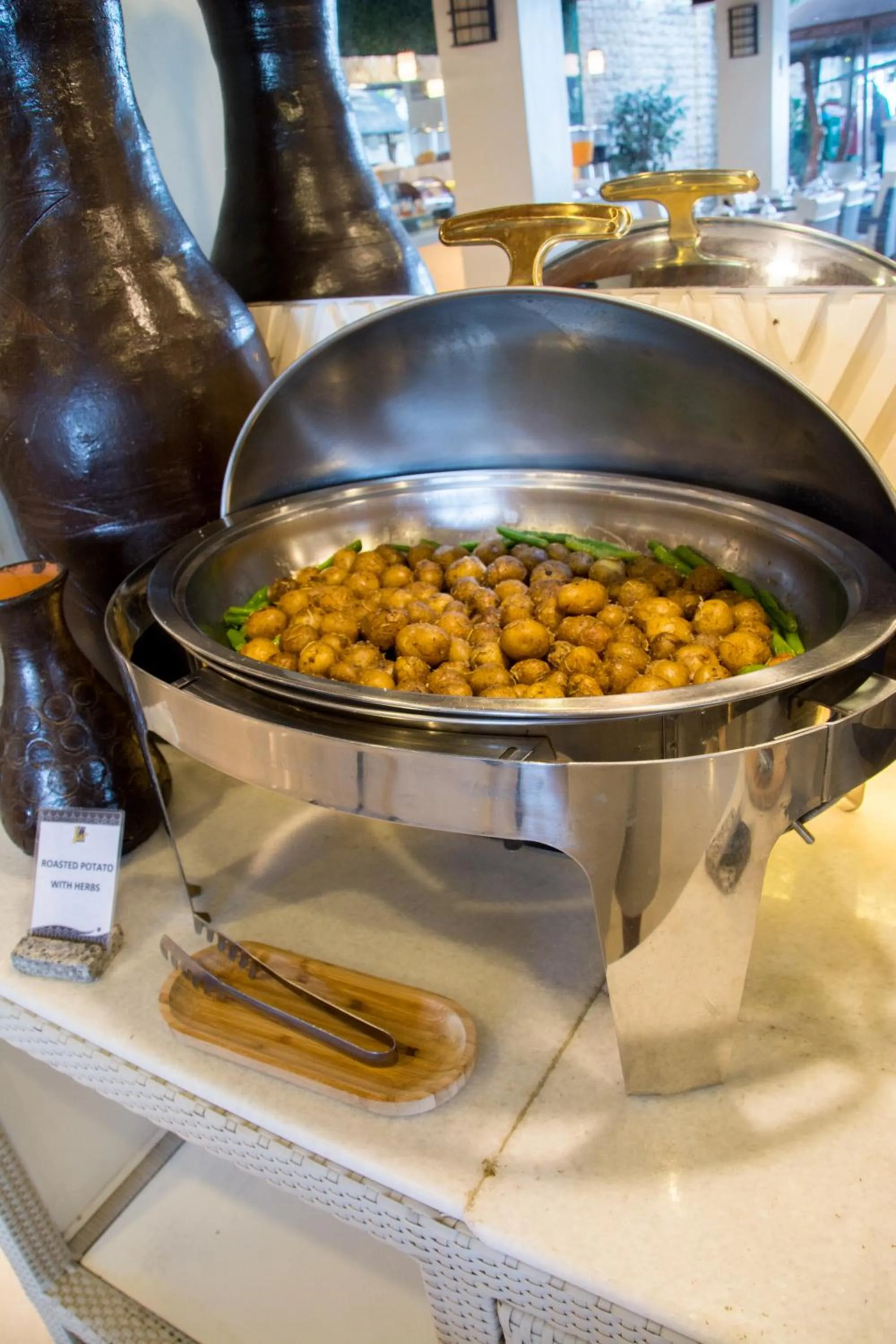 Restaurant/places to eat in Sur Beach Resort Boracay