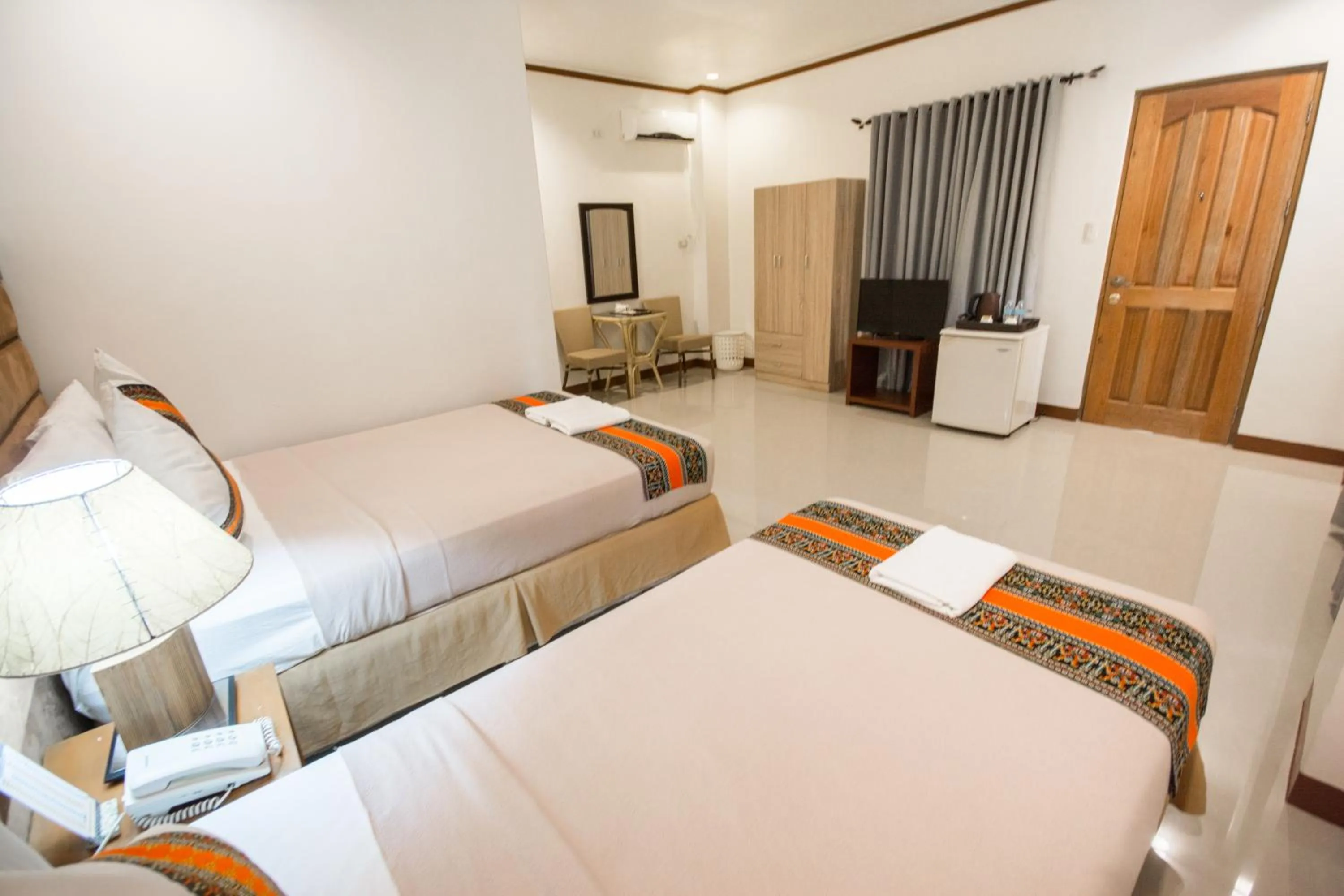 Photo of the whole room, Bed in Sur Beach Resort Boracay