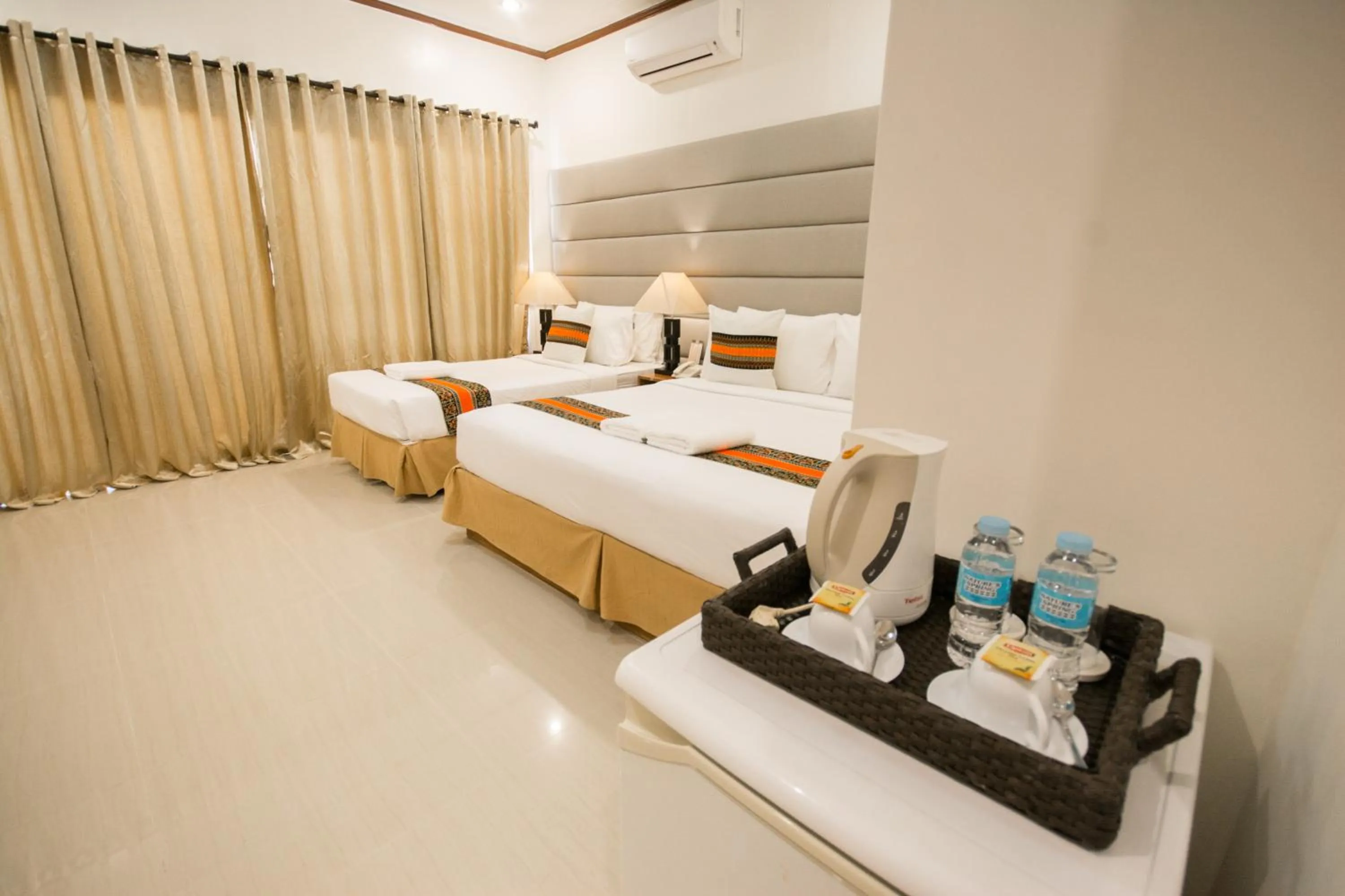 Coffee/tea facilities, Bed in Sur Beach Resort Boracay