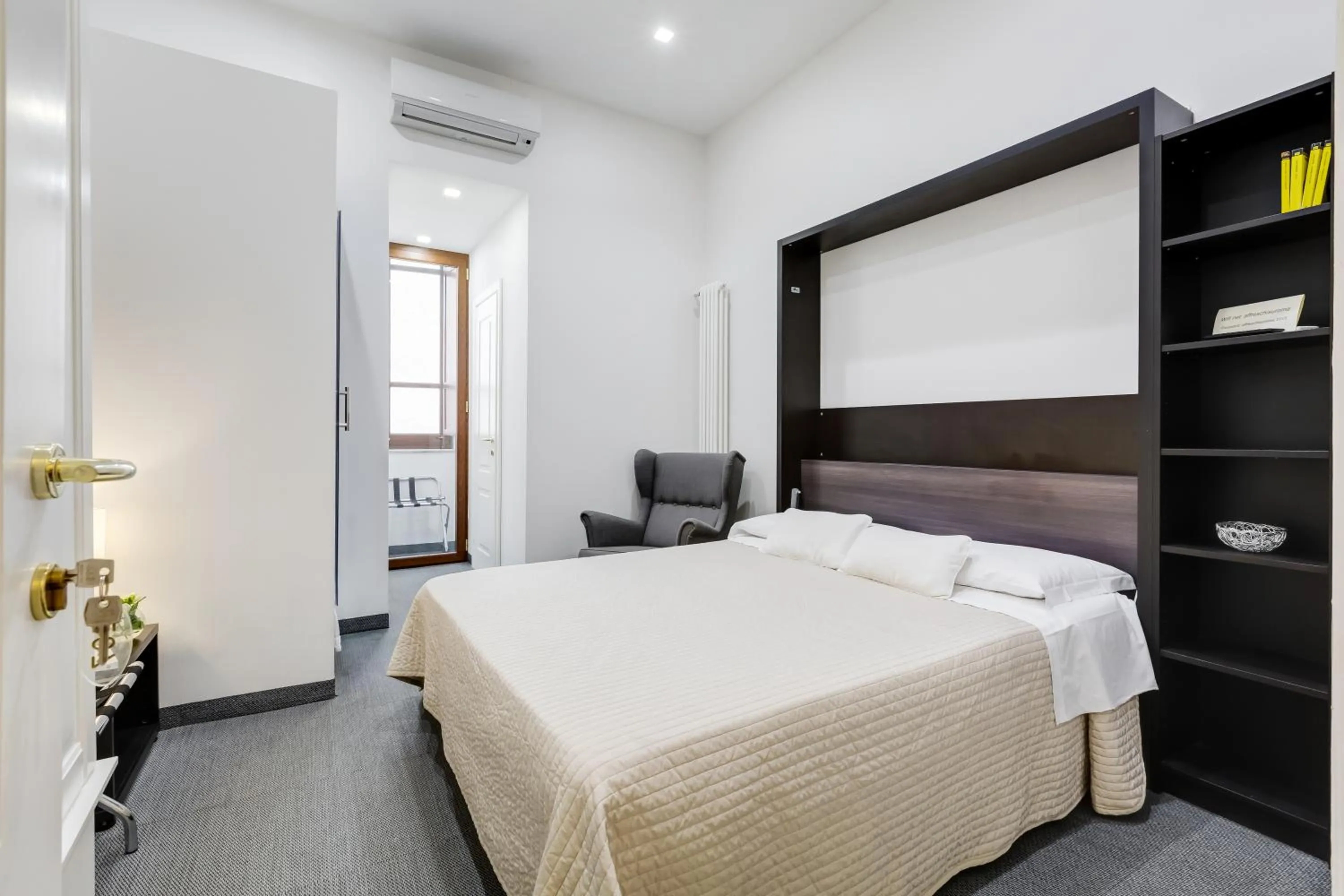 Photo of the whole room, Bed in Affreschi Su Roma Luxury B&B