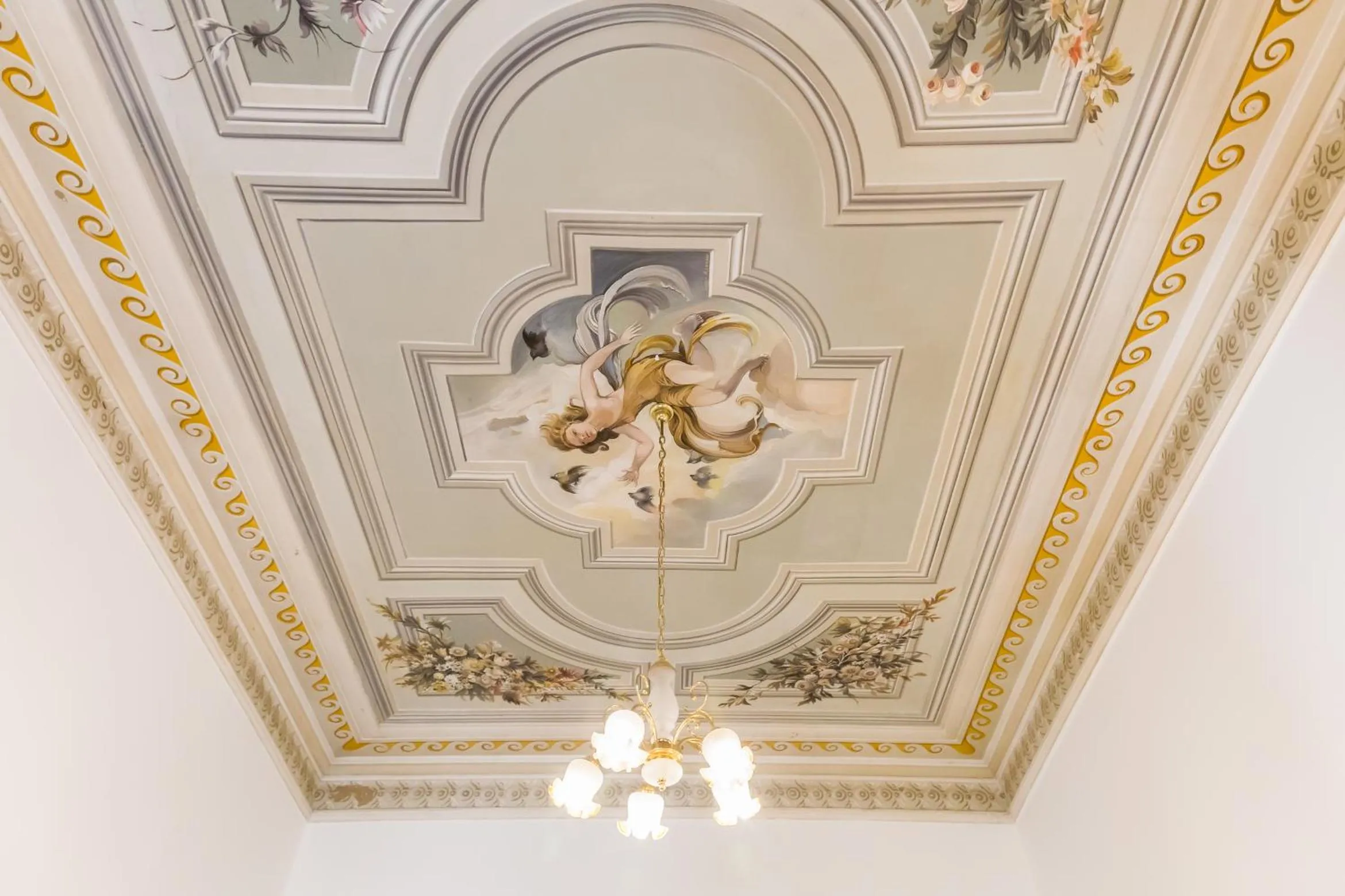 Decorative detail in Affreschi Su Roma Luxury B&B