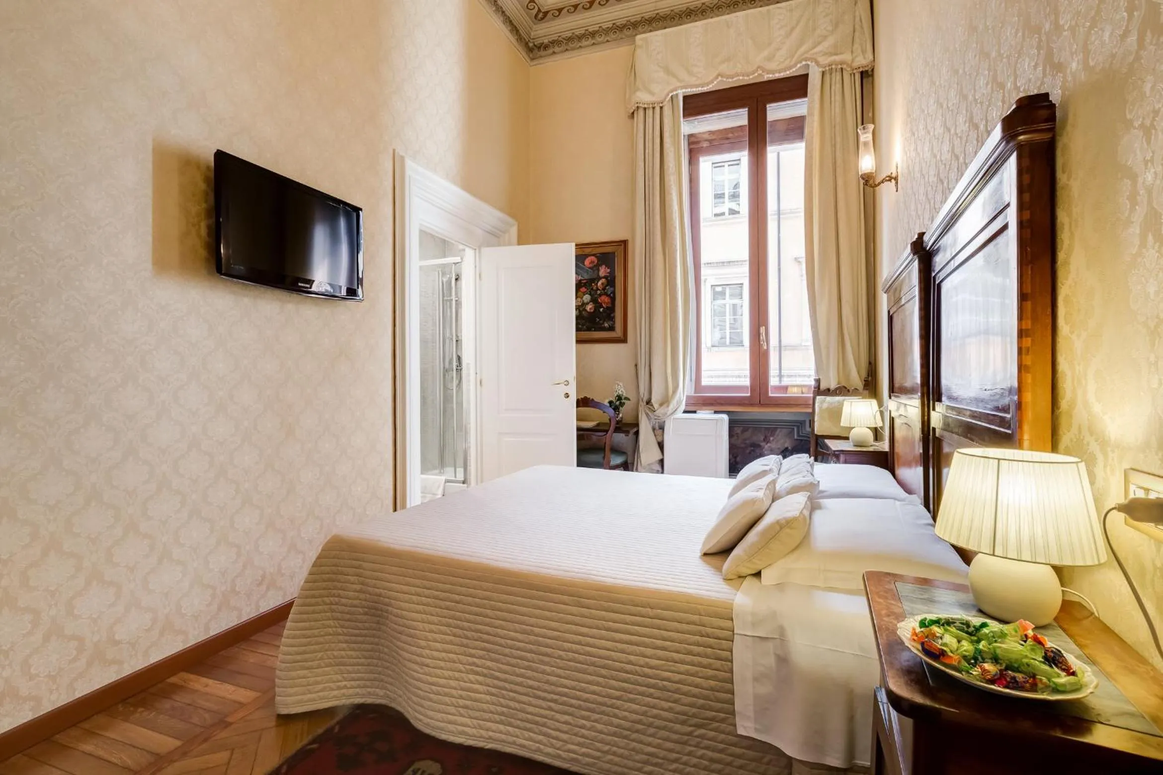 Photo of the whole room, Bed in Affreschi Su Roma Luxury B&B