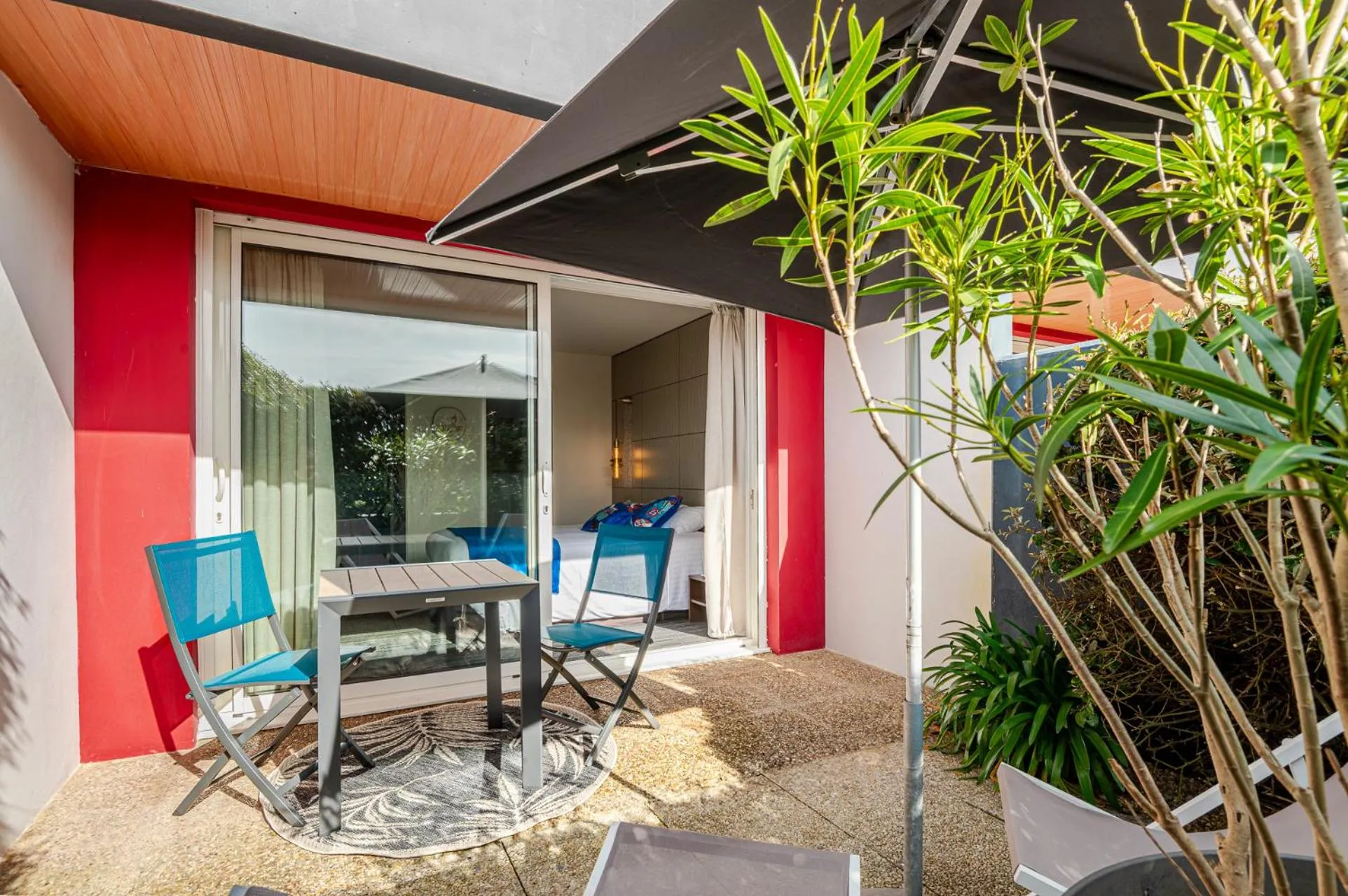 Property building in Logis Hôtellerie Les Brisants , Restaurant J M Perochon