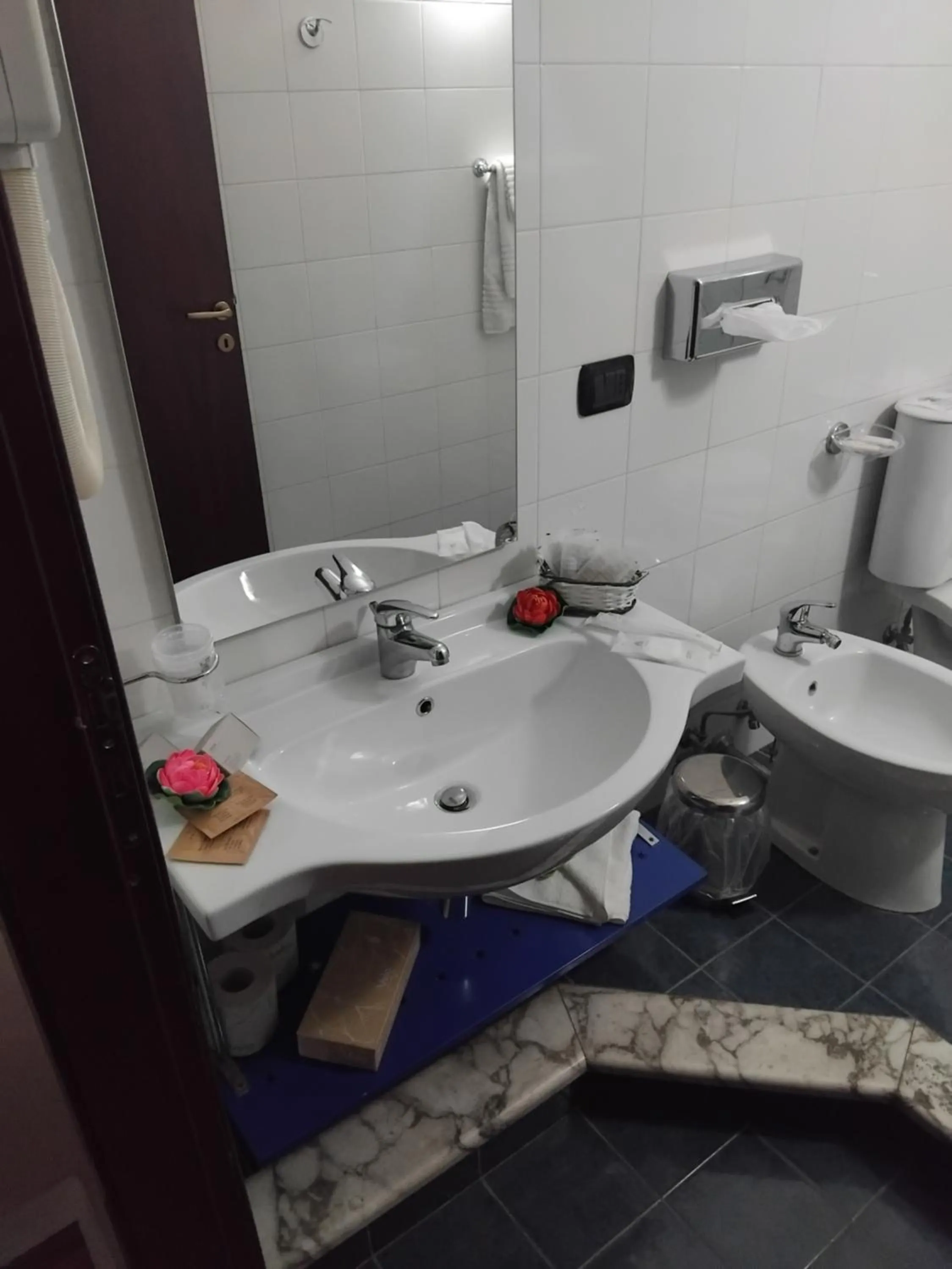 Shower in Hotel Sant'Elia