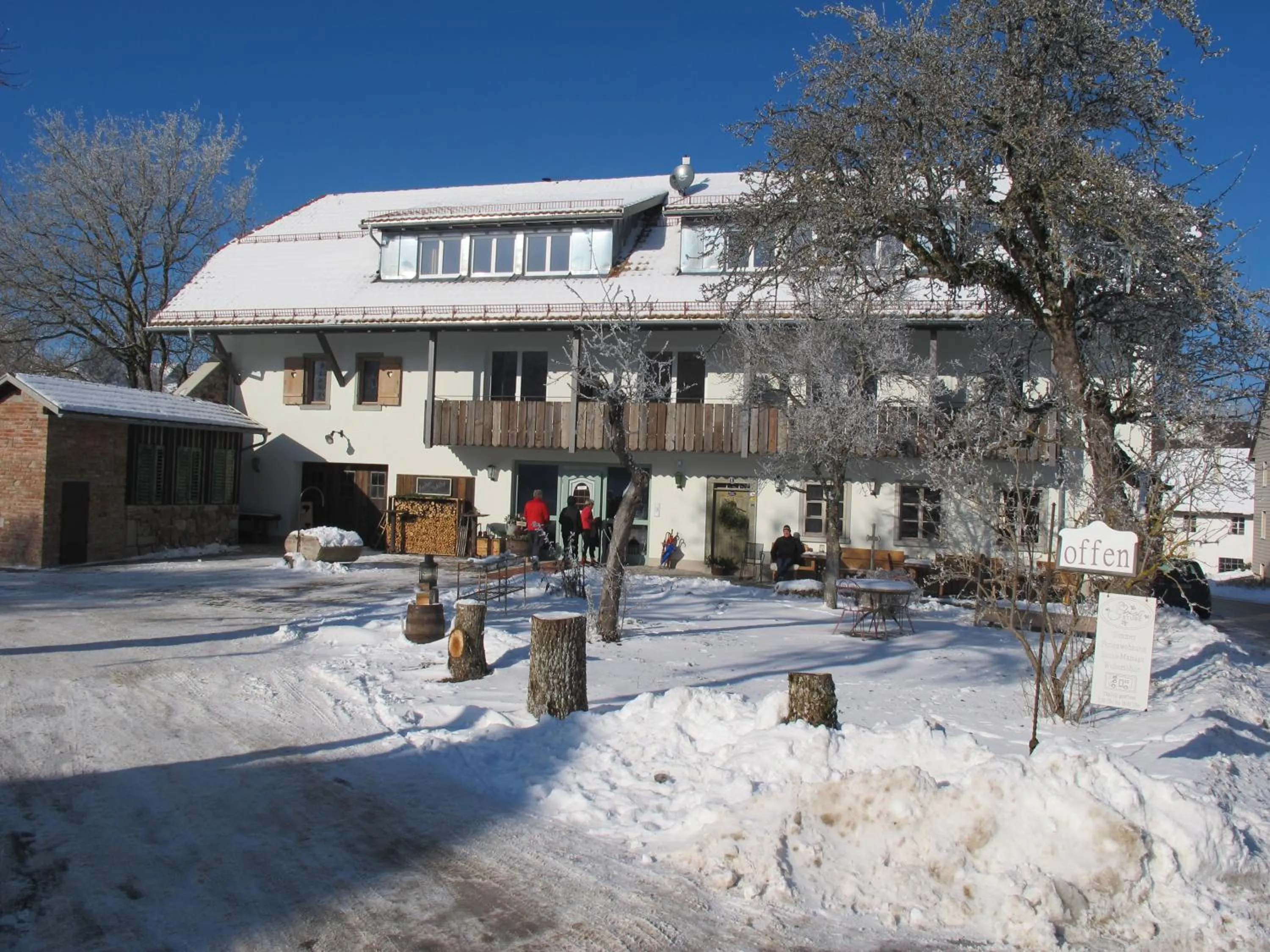 Facade/entrance in Gret-Stube