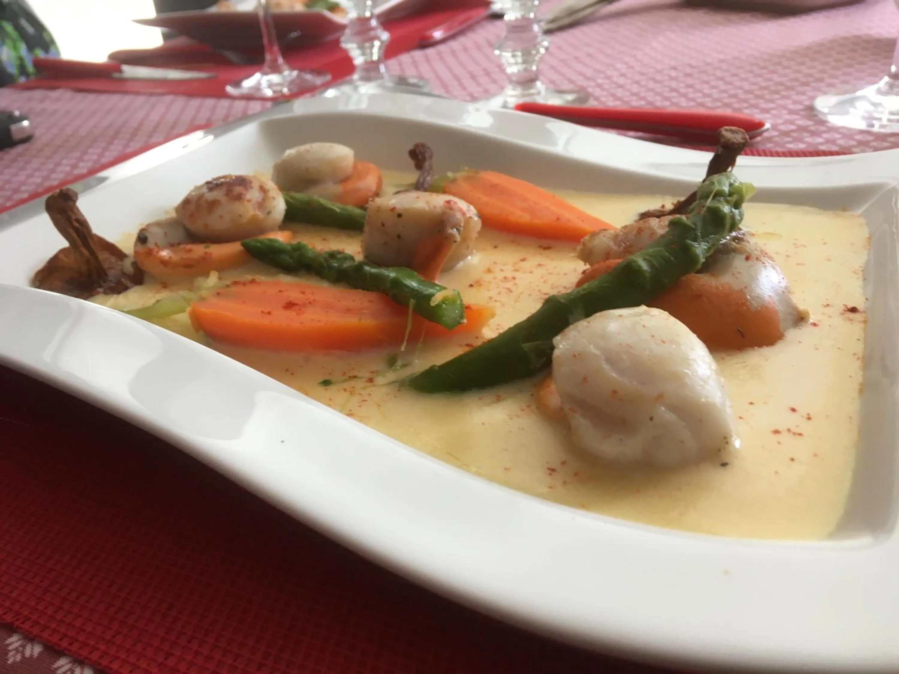 Food and drinks in L'hostellerie du chateau