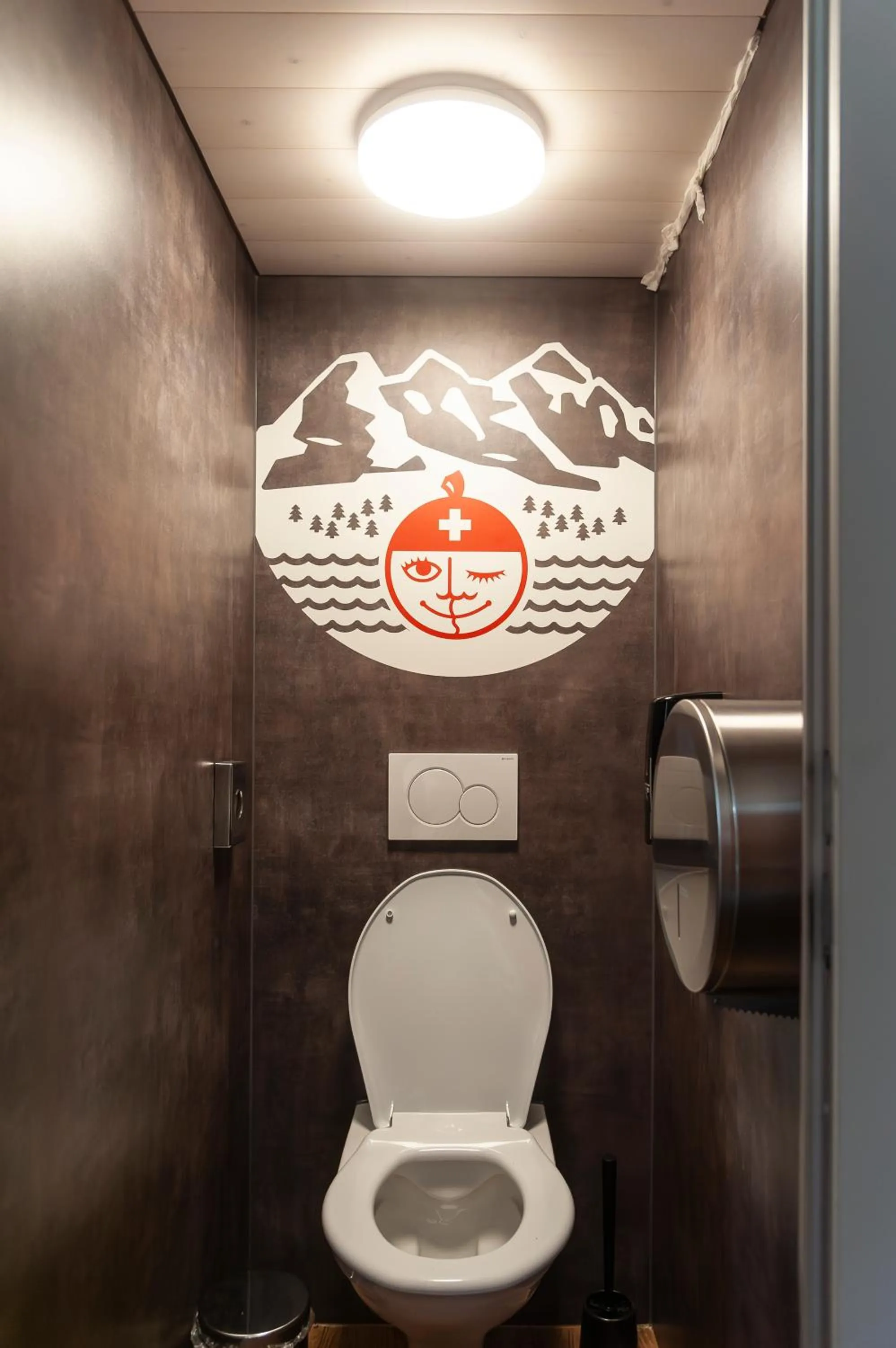 Toilet in Balmers Hostel