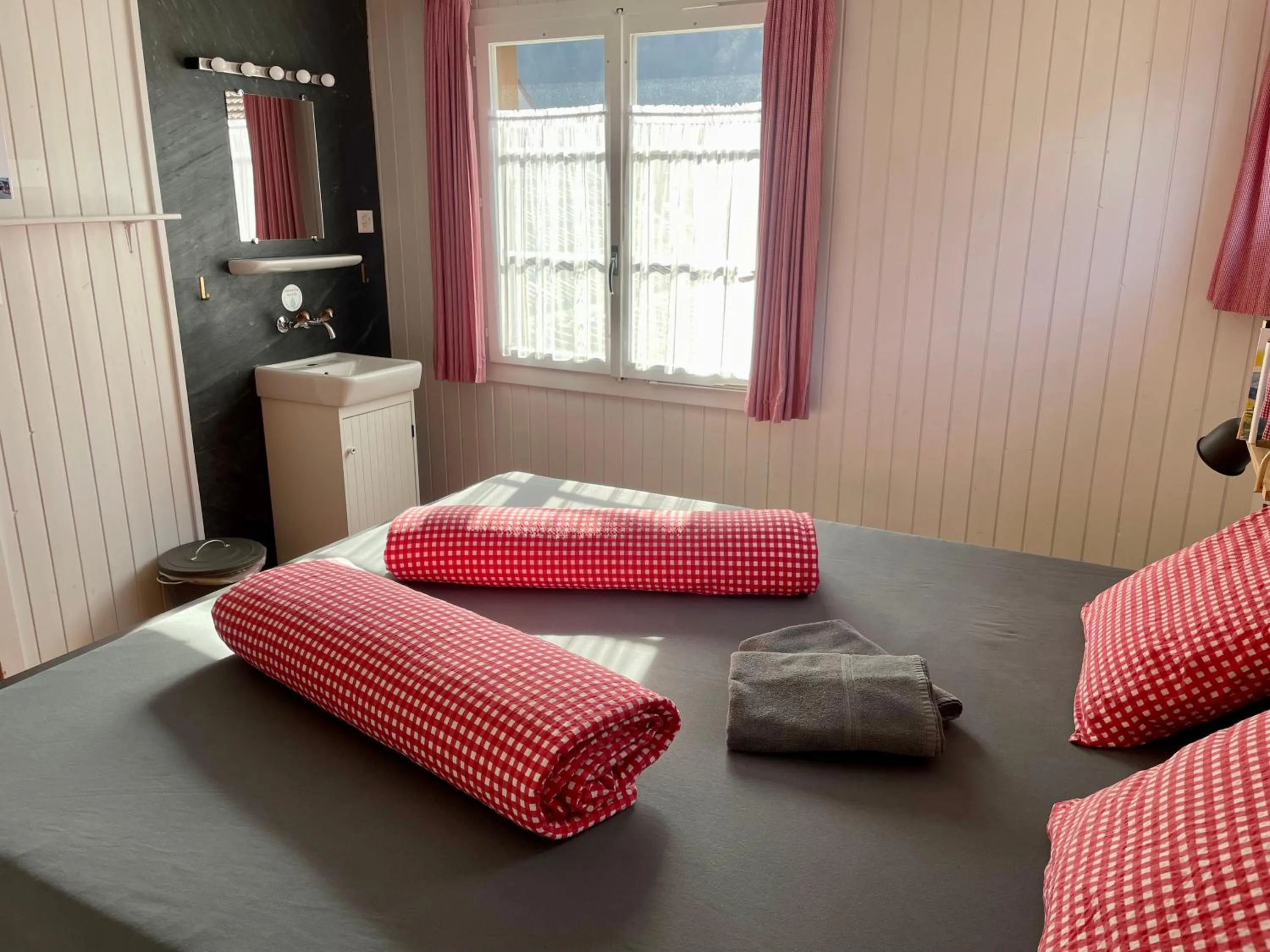 Bedroom, Bed in Balmers Hostel