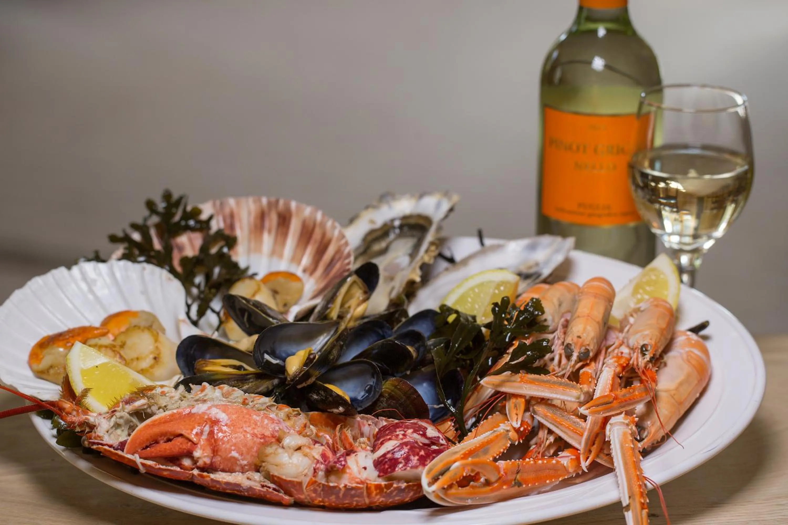 Food and drinks in Bridgend Hotel