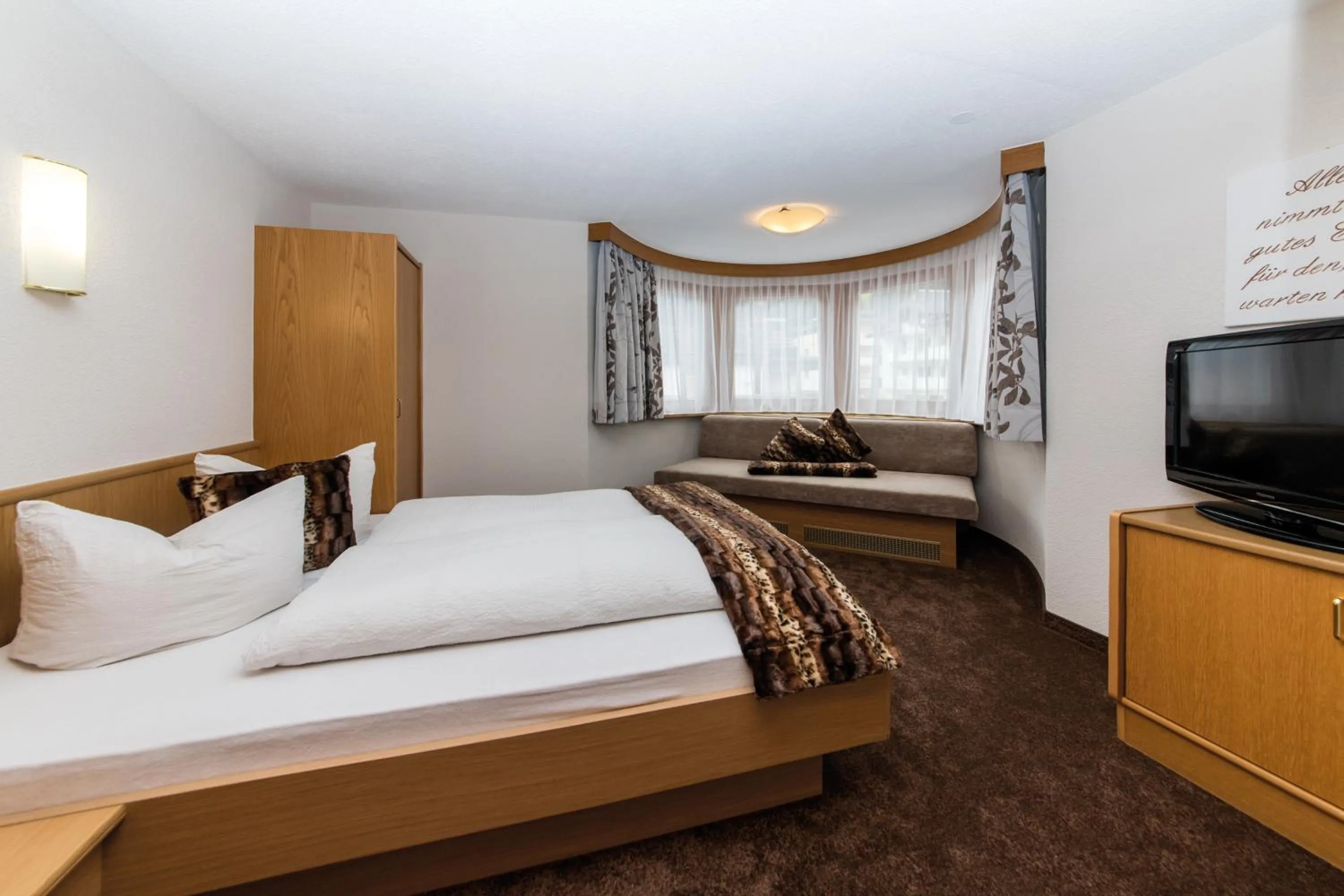 Photo of the whole room, Bed in Hotel Idhof