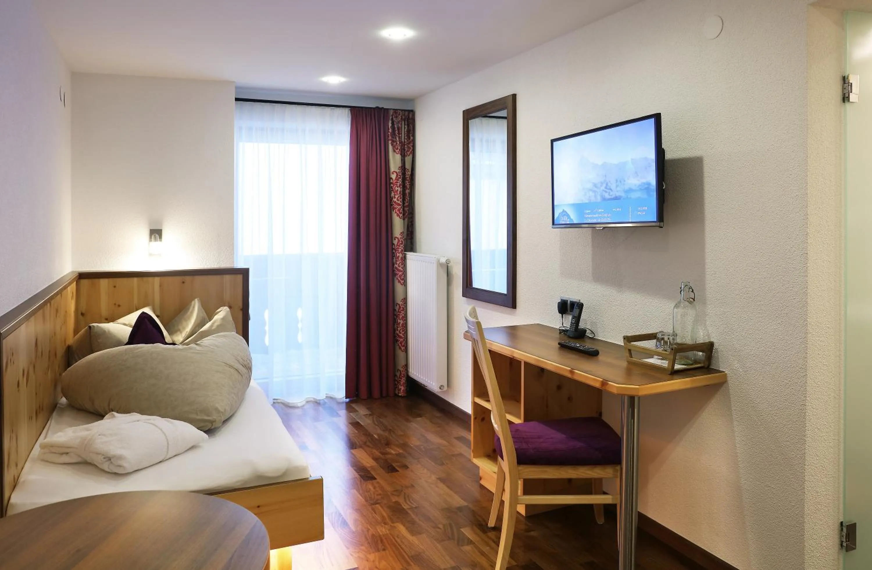 Bed in Alpenresidenz Ballunspitze - Kinderhotel