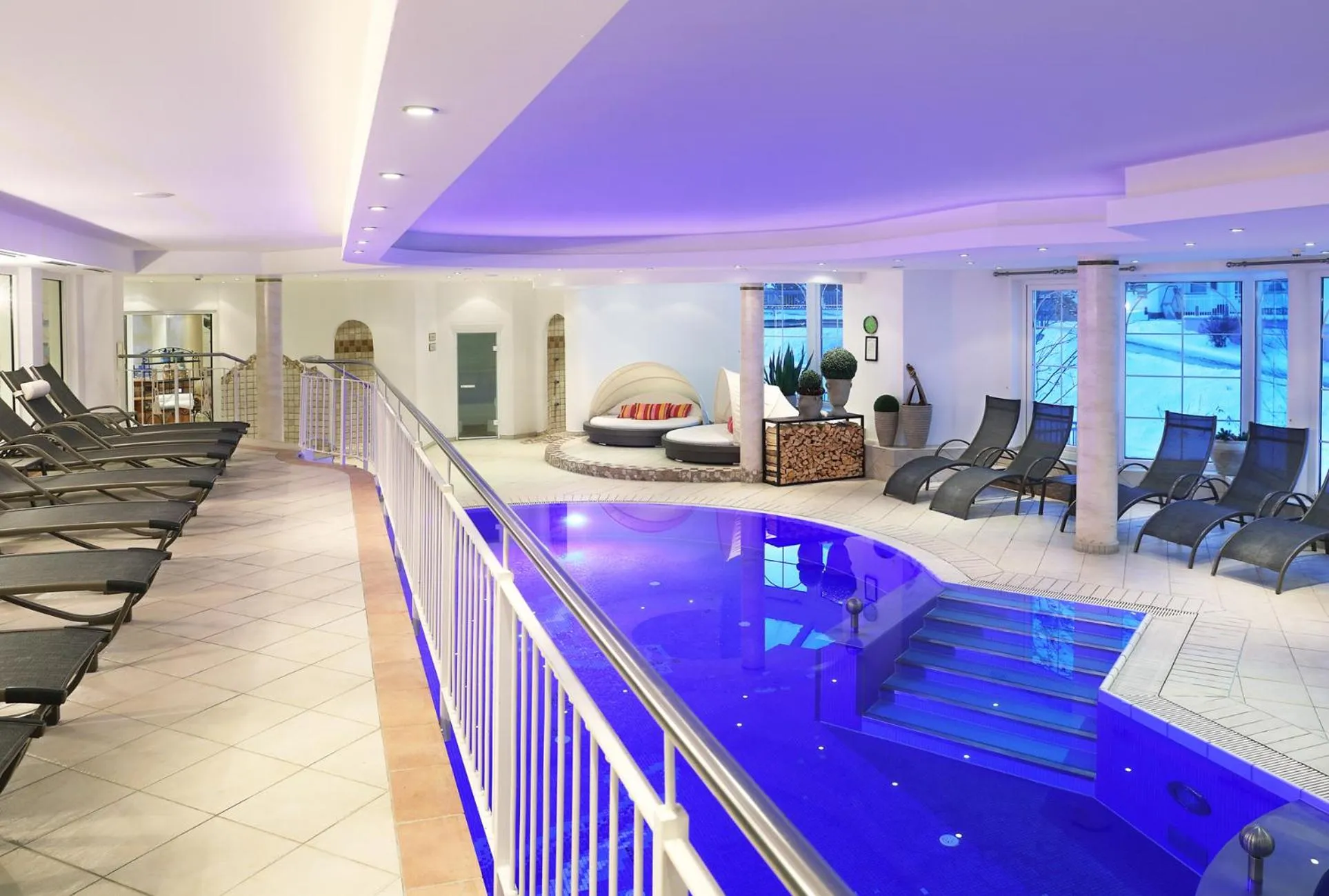 Hot Spring Bath in Alpenresidenz Ballunspitze - Kinderhotel