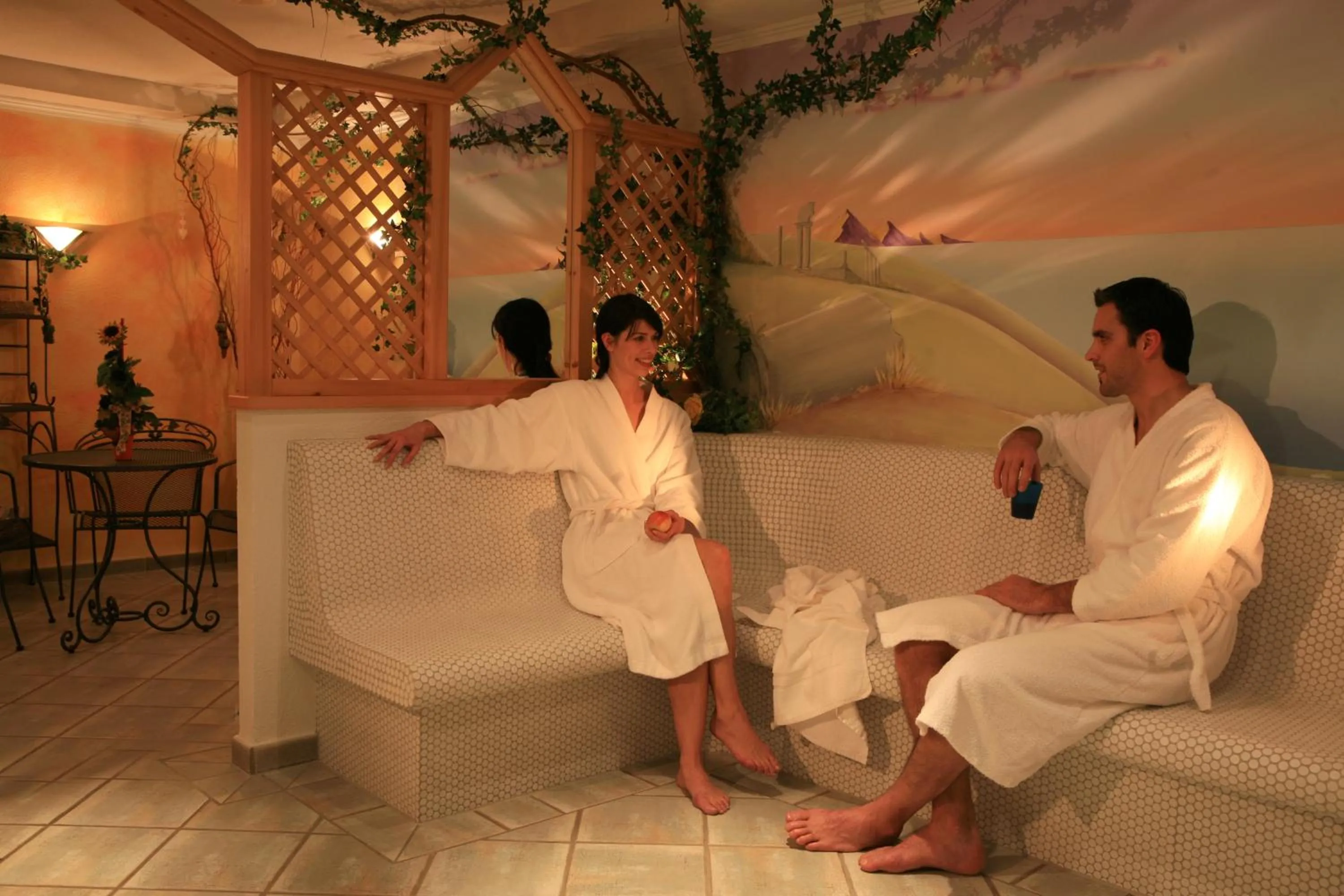 People in Alpenresidenz Ballunspitze - Kinderhotel